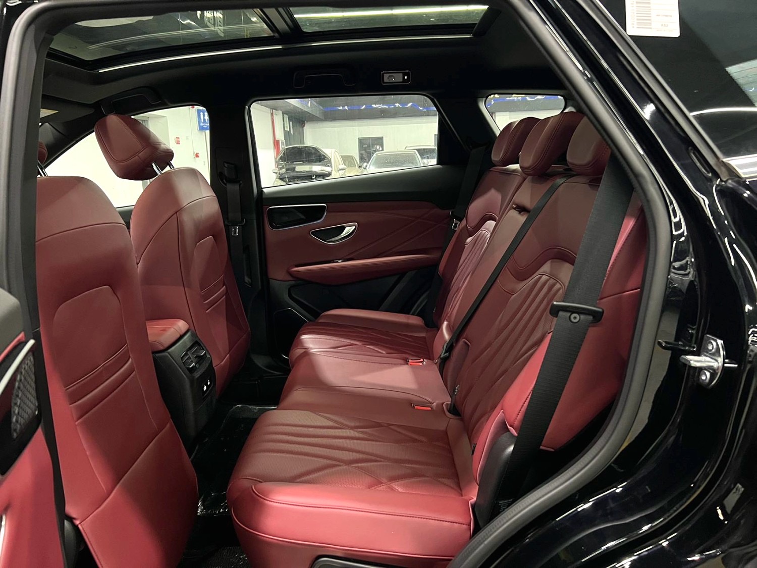 X70 PLUS 2024 car image #8