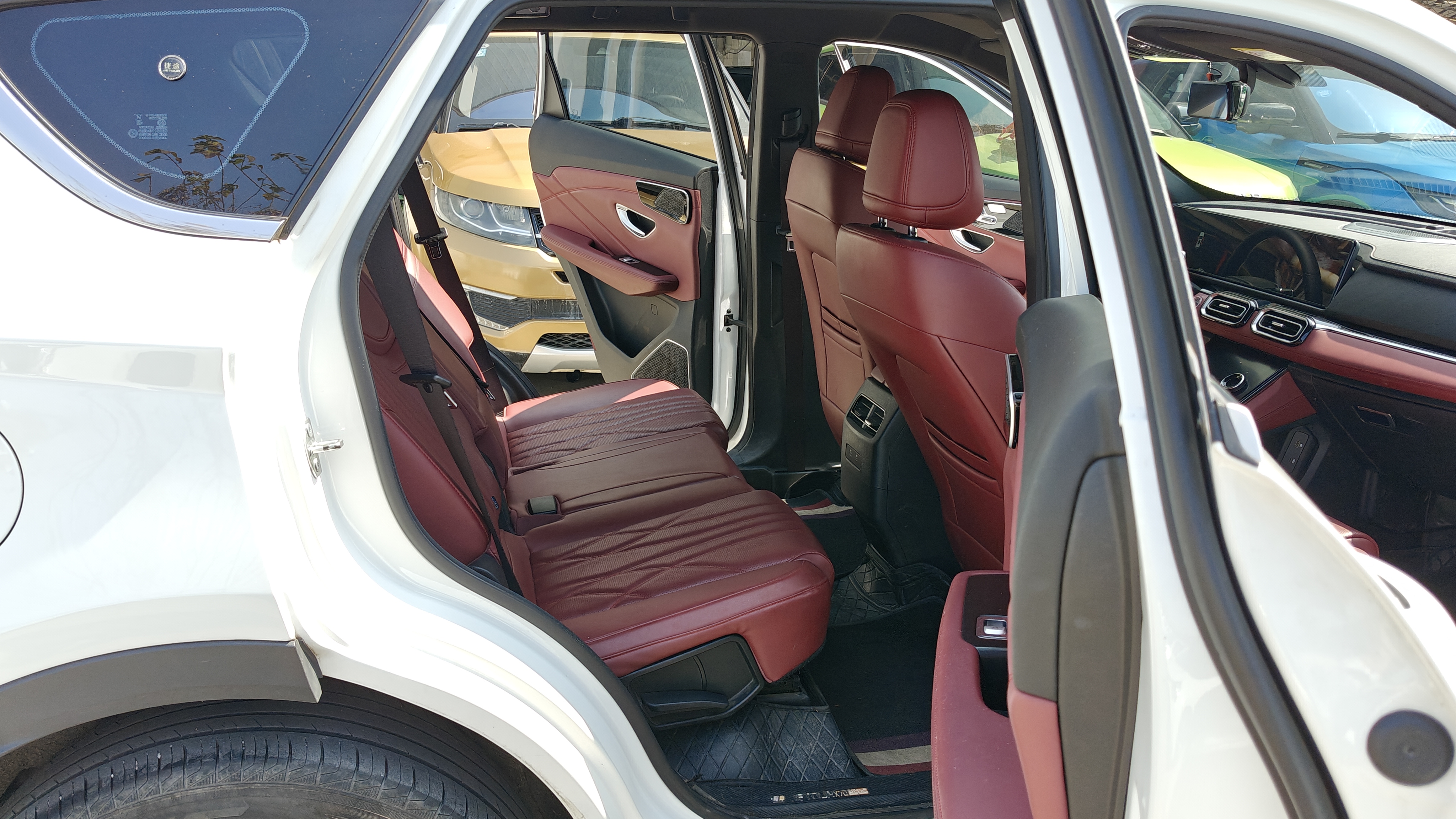 Jetour X70 PLUS 2025 #8 Jetour X70 PLUS 2025 car image #8