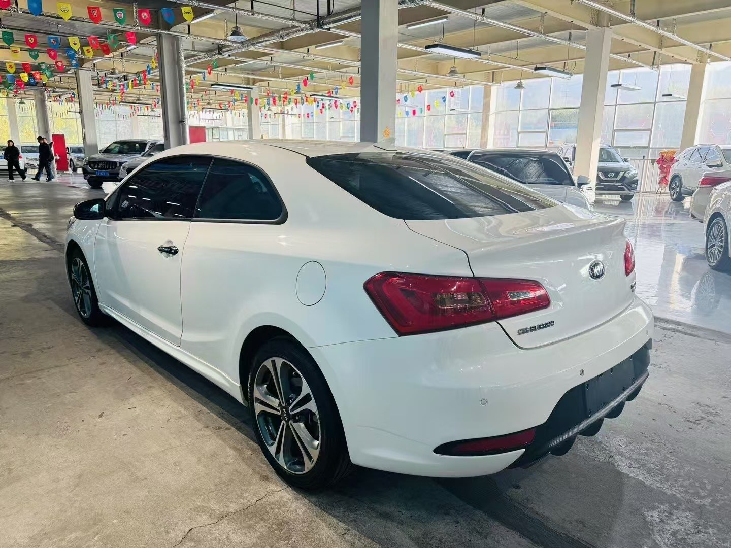 起亚 速迈 2016 汽车图片 #8