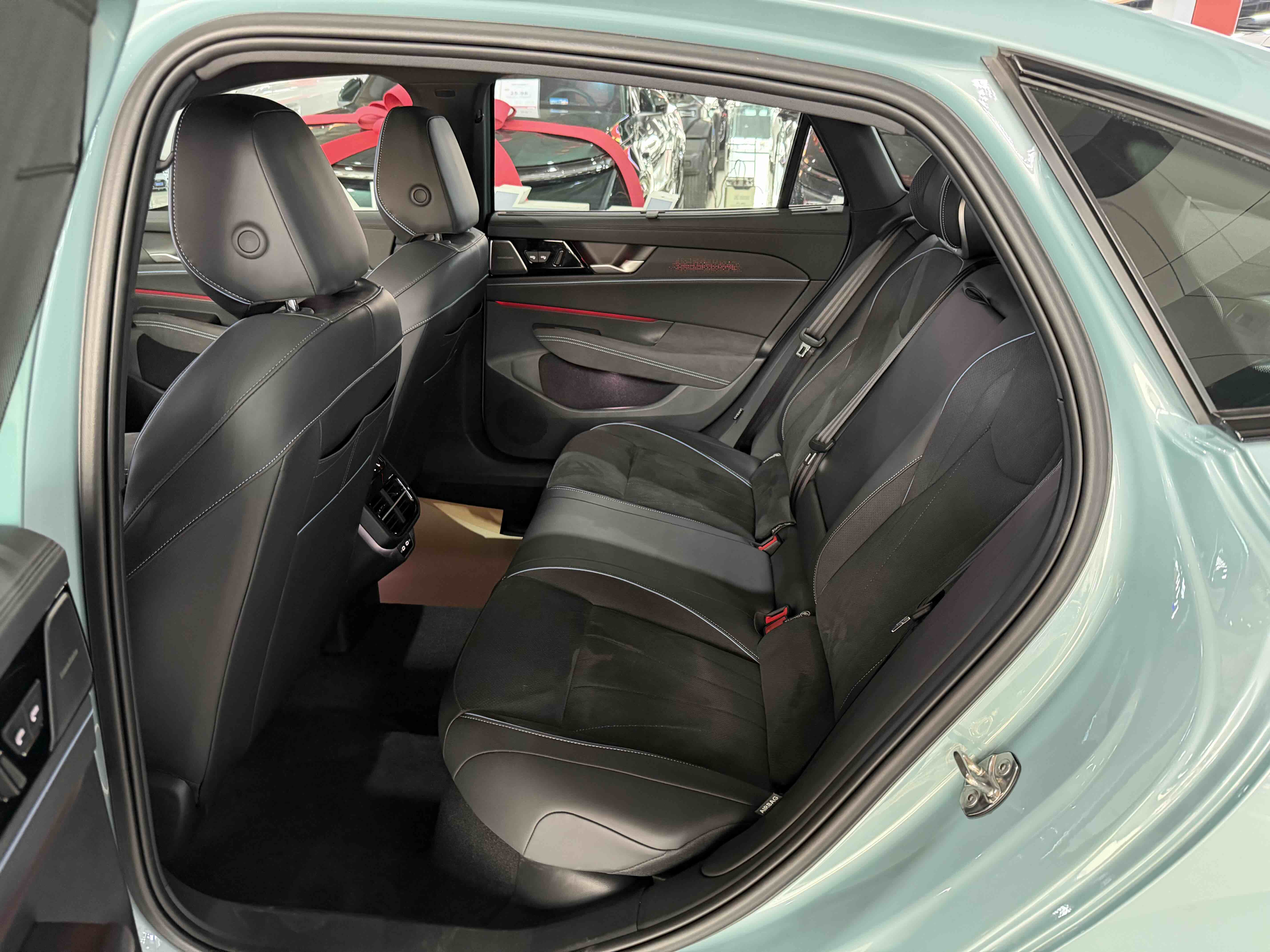Volkswagen Passat 2024 car image #8