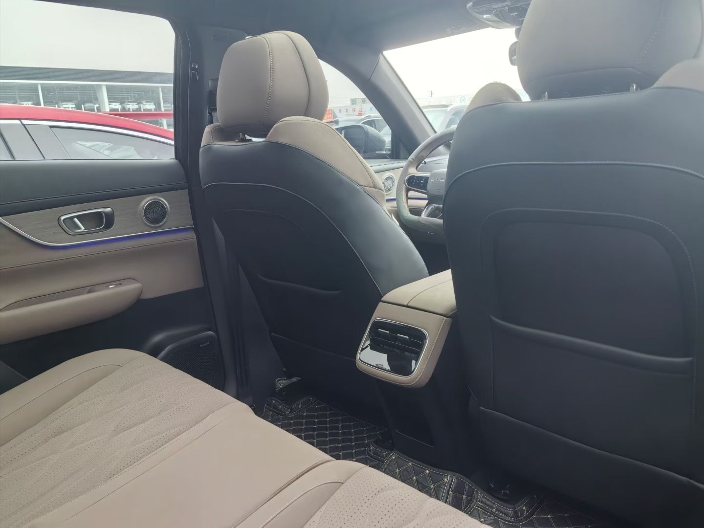 Chery Tiggo 8 Plus e+ 2025 car image #8