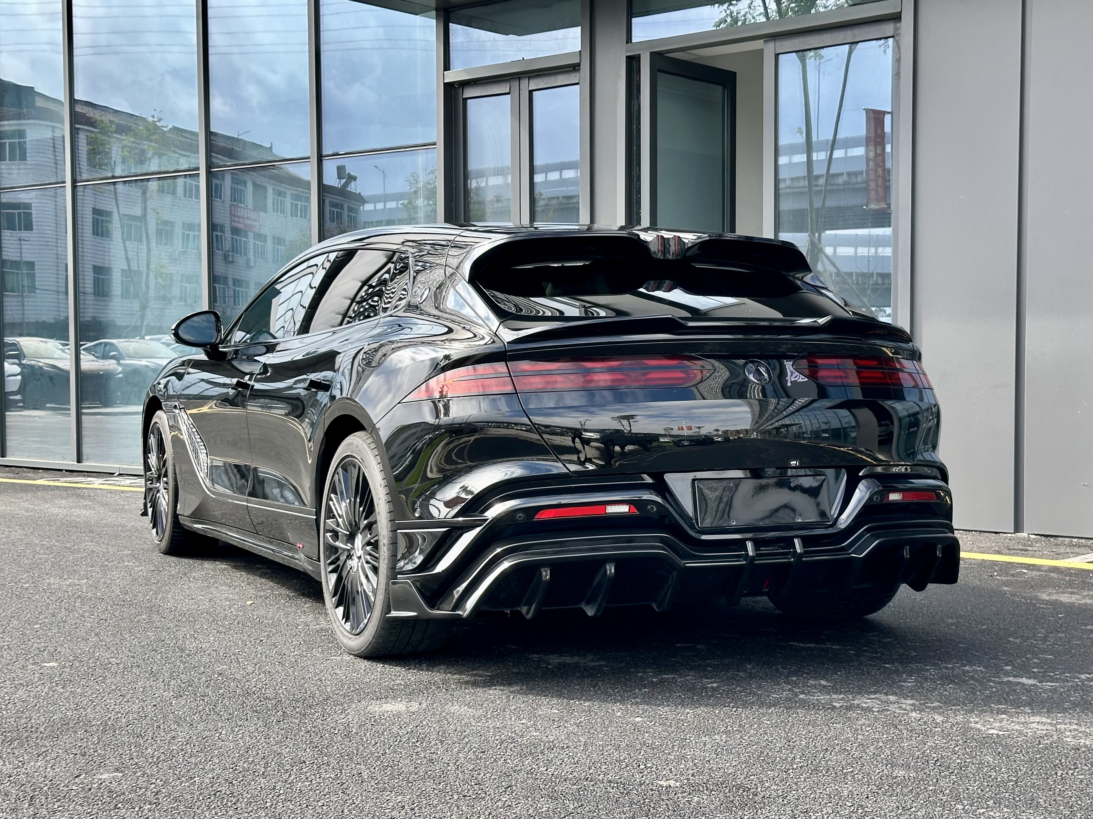 Denza X 2024 image de voiture #8