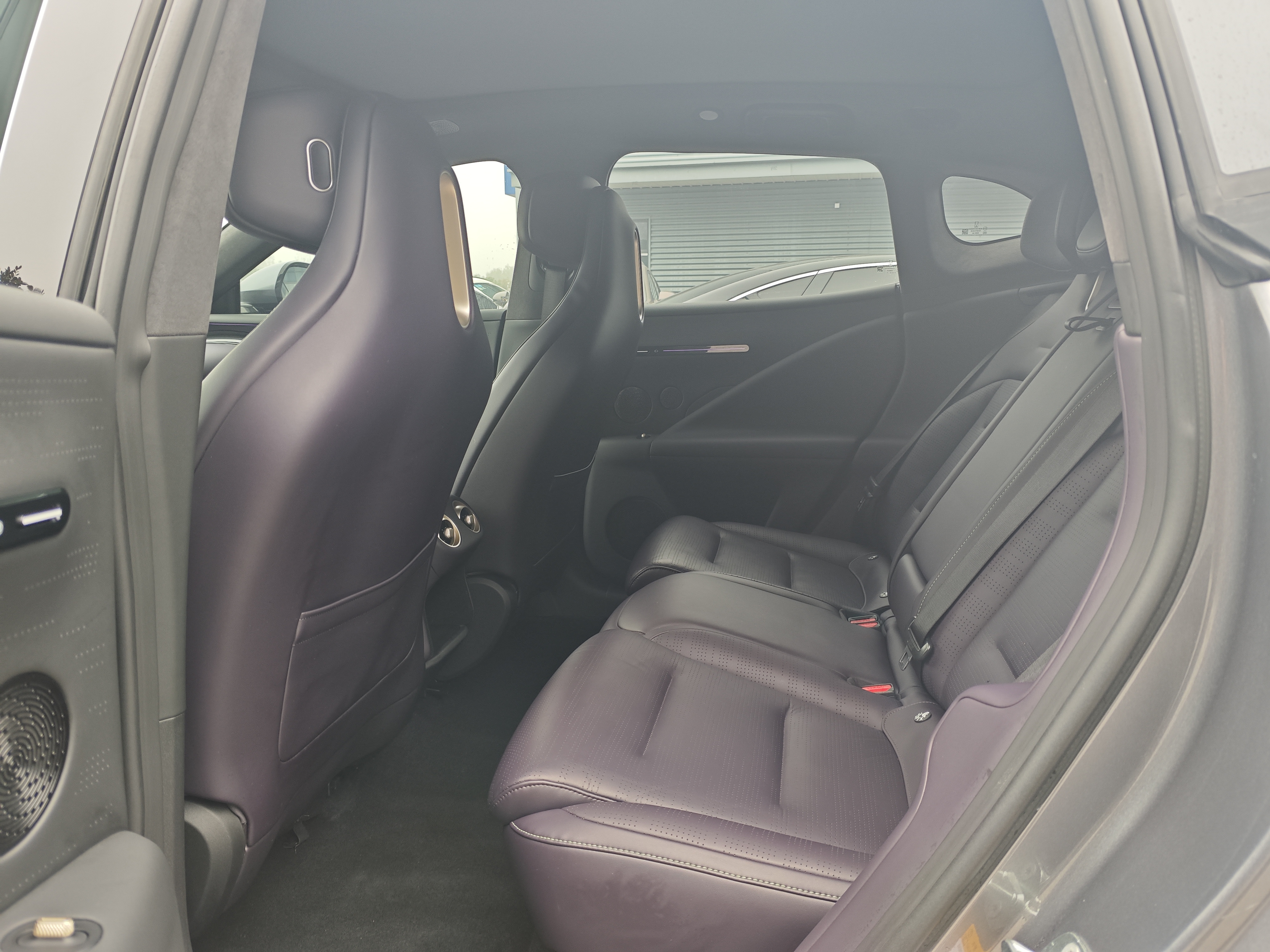 Avatr 07 2024 car image #8