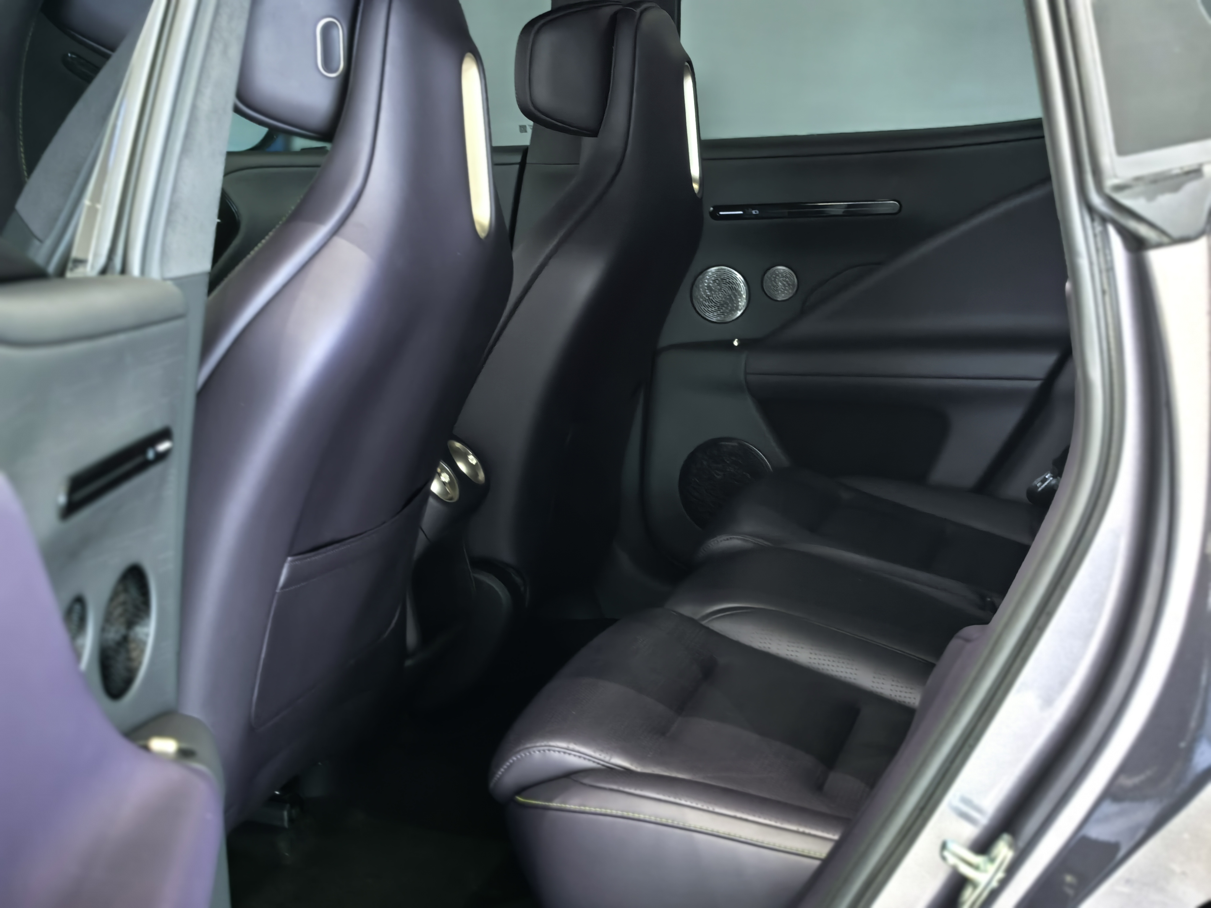 Avatr 07 2024 car image #8