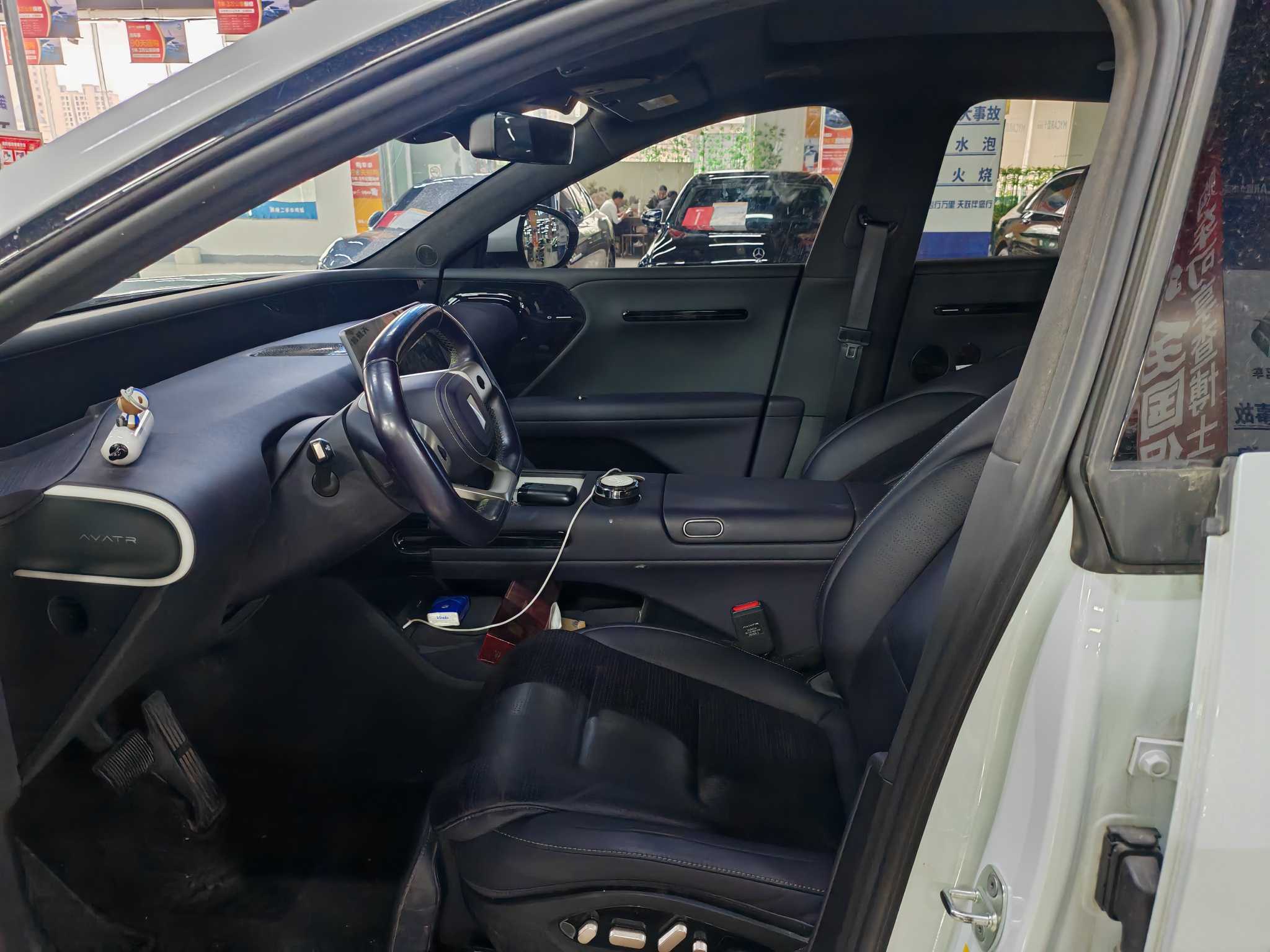 Avatr 07 2025 car image #8