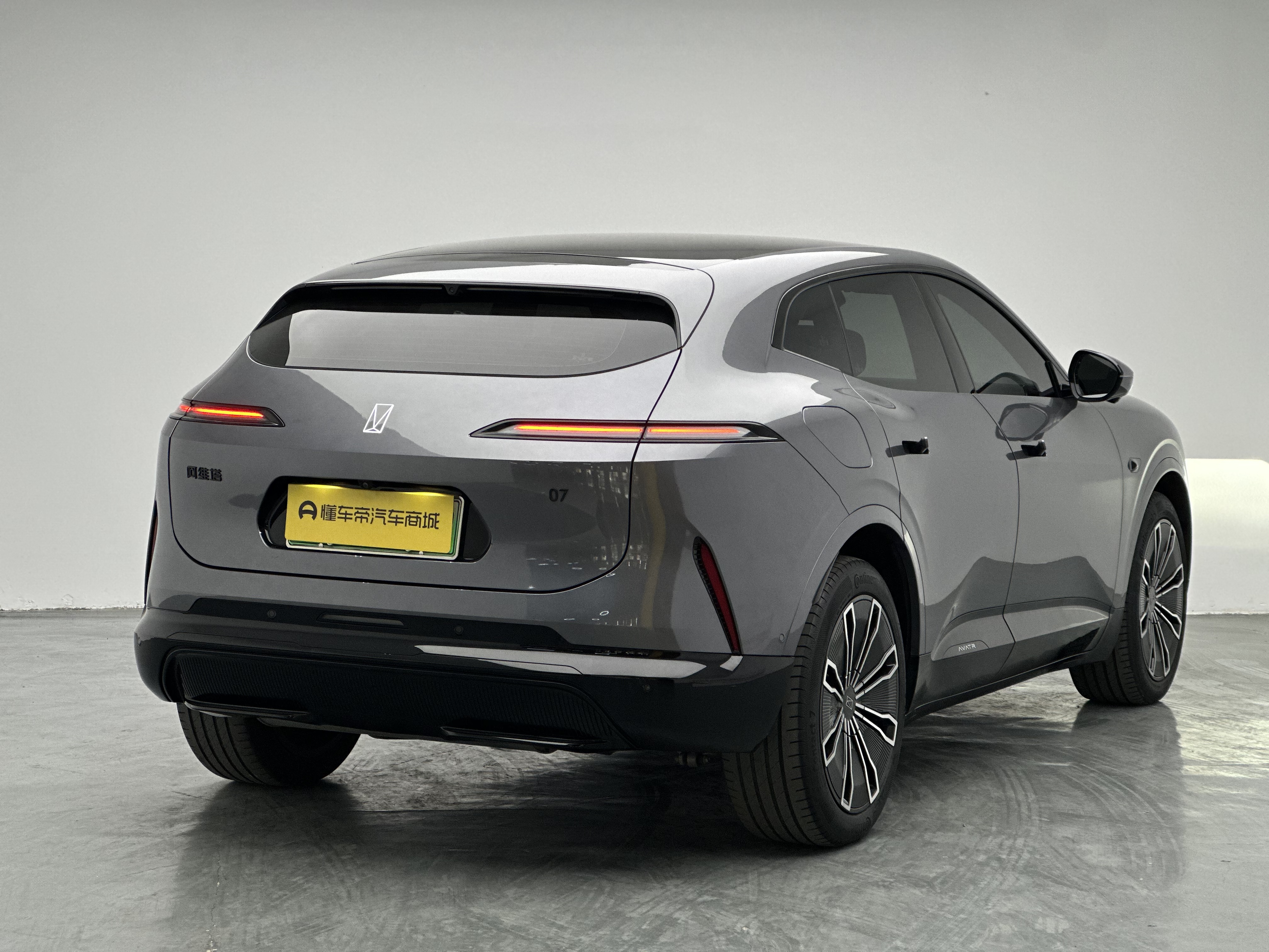 Avatr 07 2024 car image #8