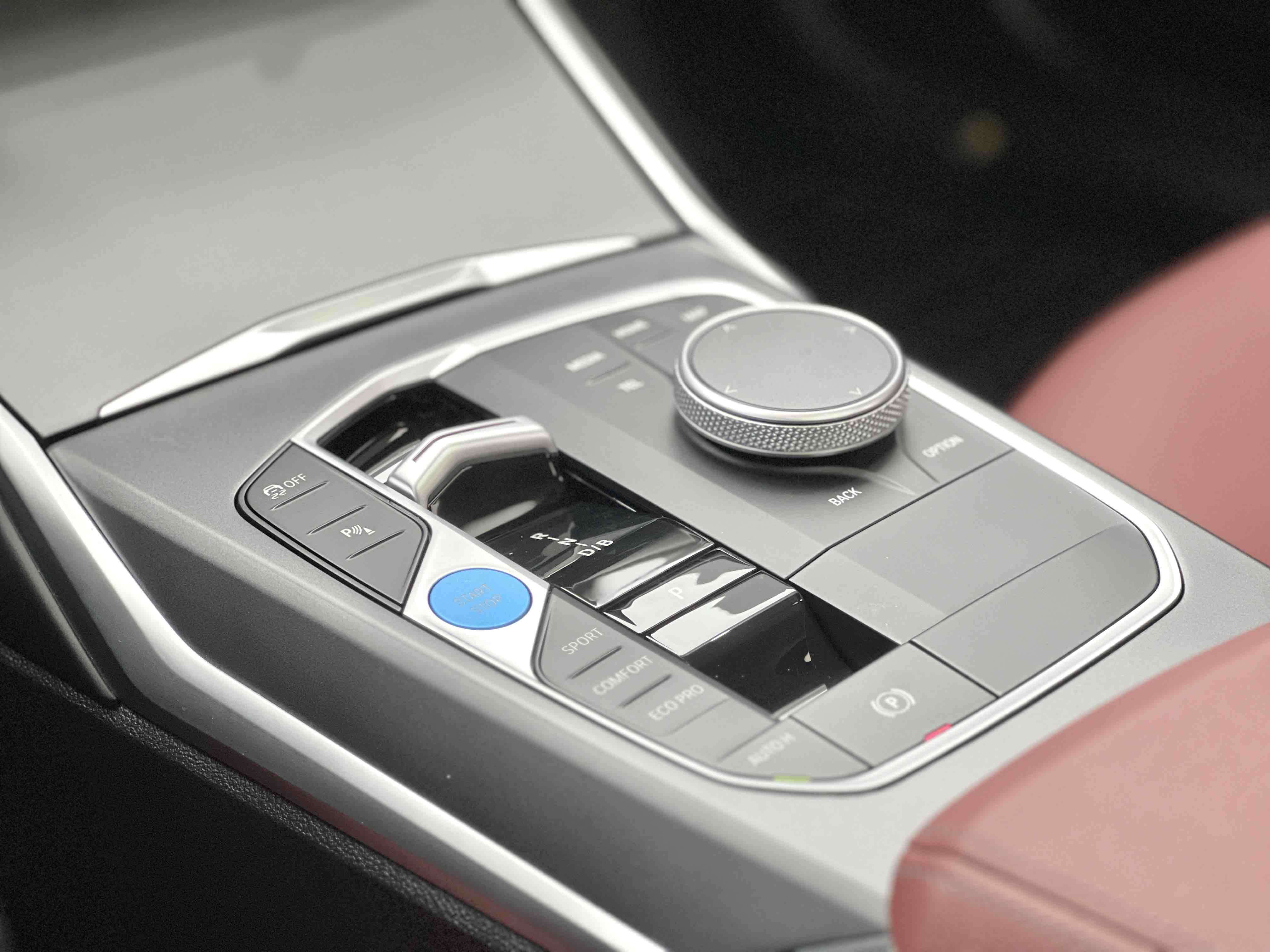 BMW i3 2024 car image #8