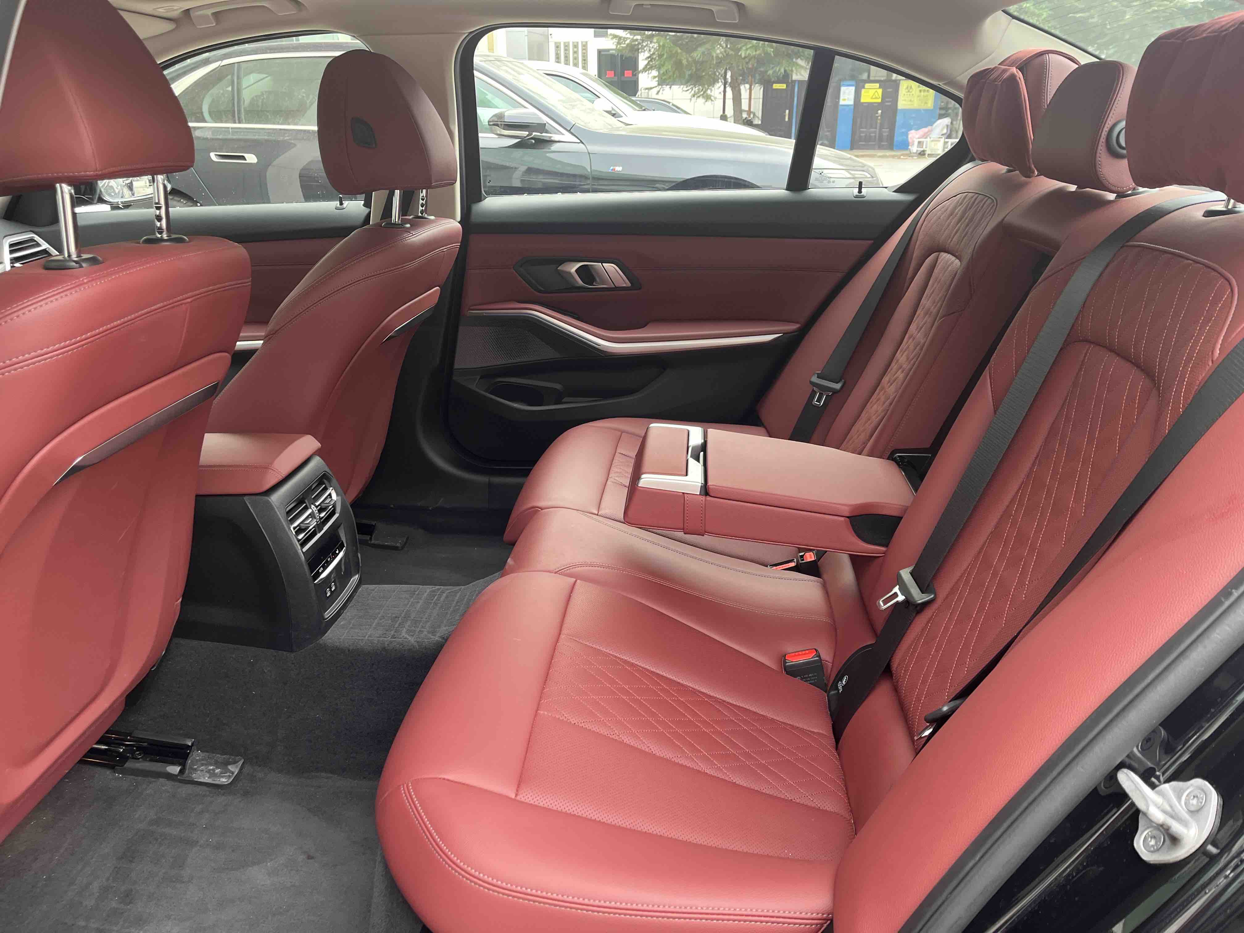 BMW i3 2024 car image #8