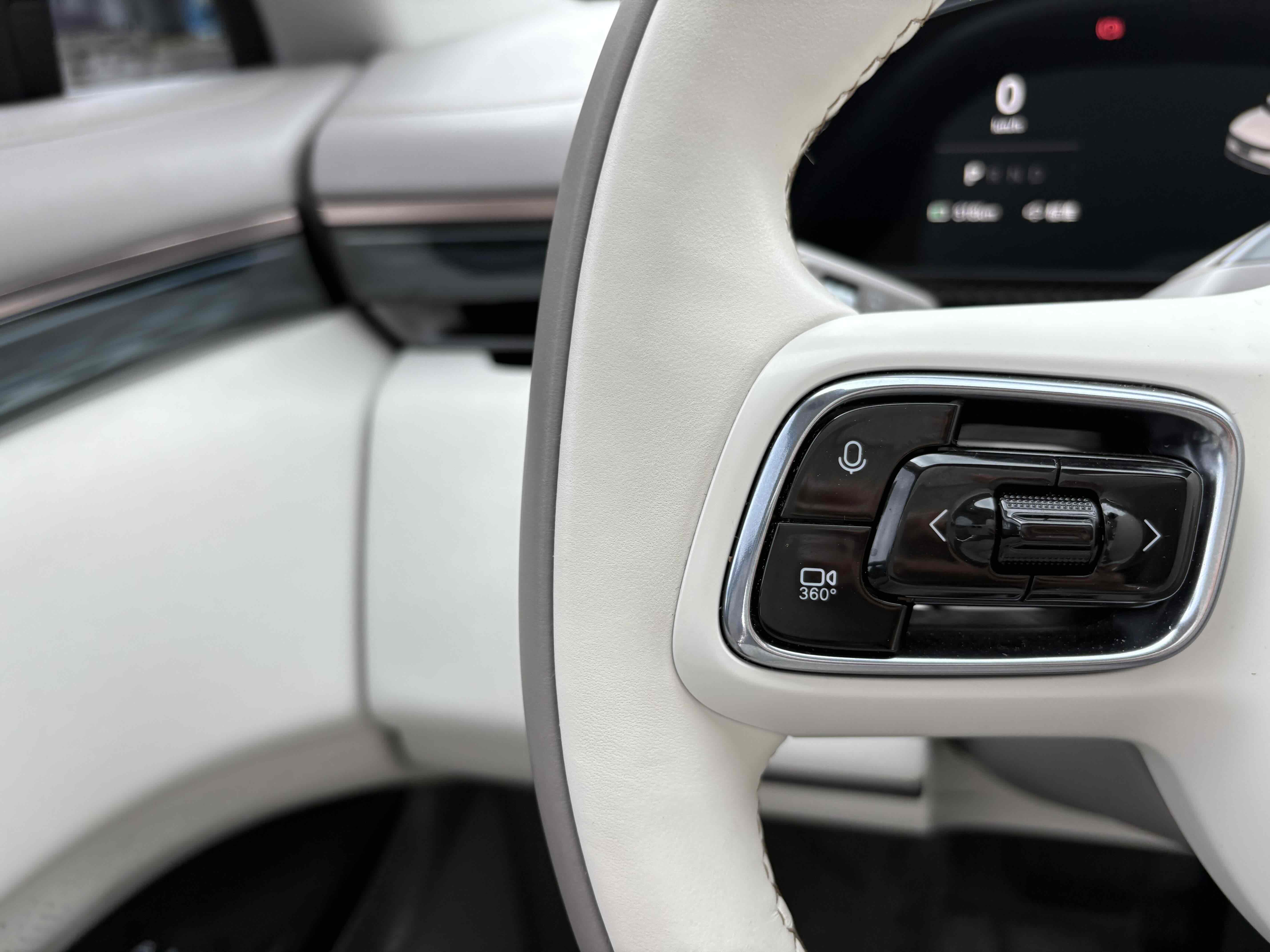 Zeekr 7X 2024 car image #8