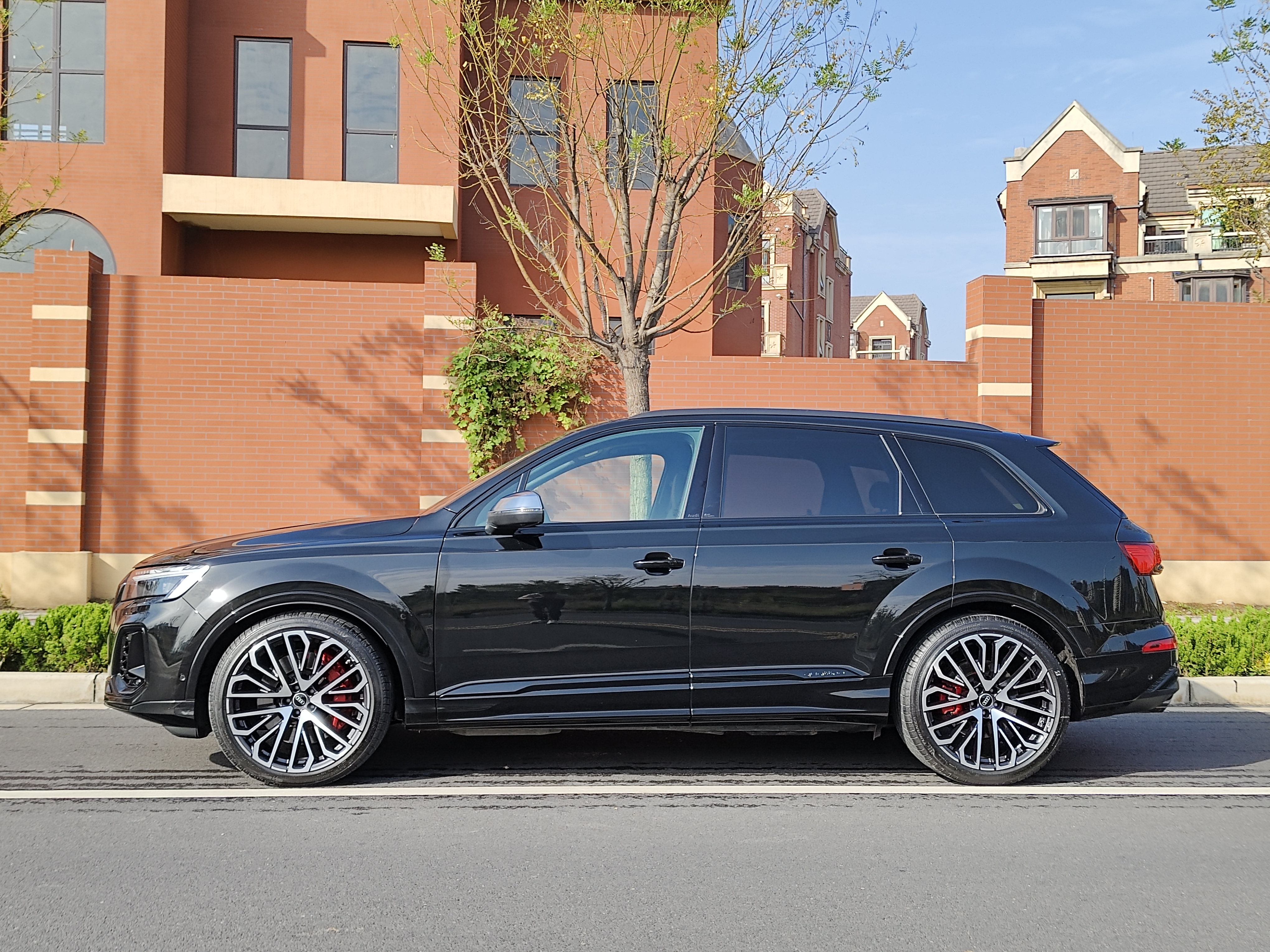 Audi SQ7 2024 #8 Audi SQ7 2024 car image #8