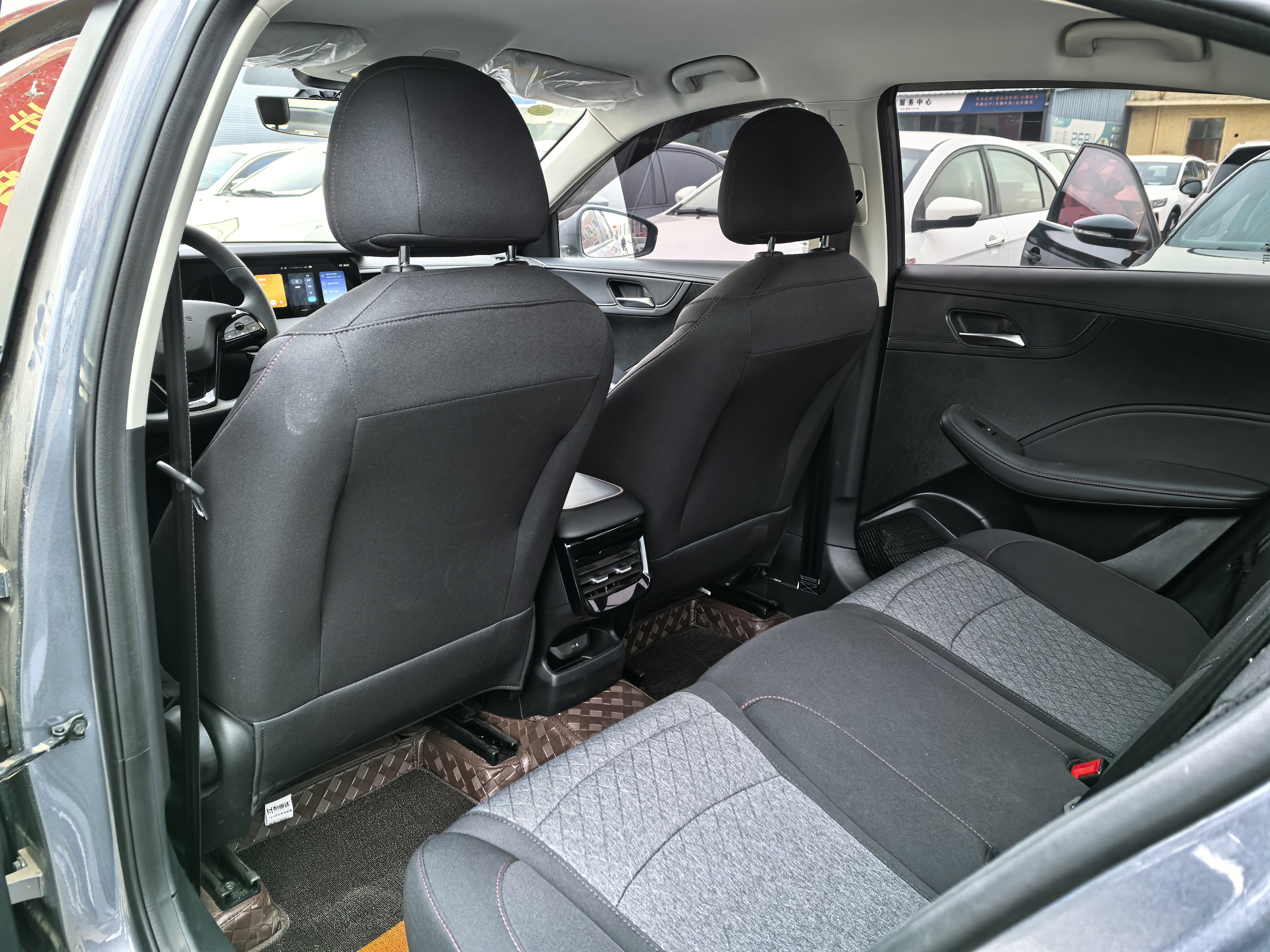 Roewe i5 2025 #8 Roewe i5 2025 car image #8