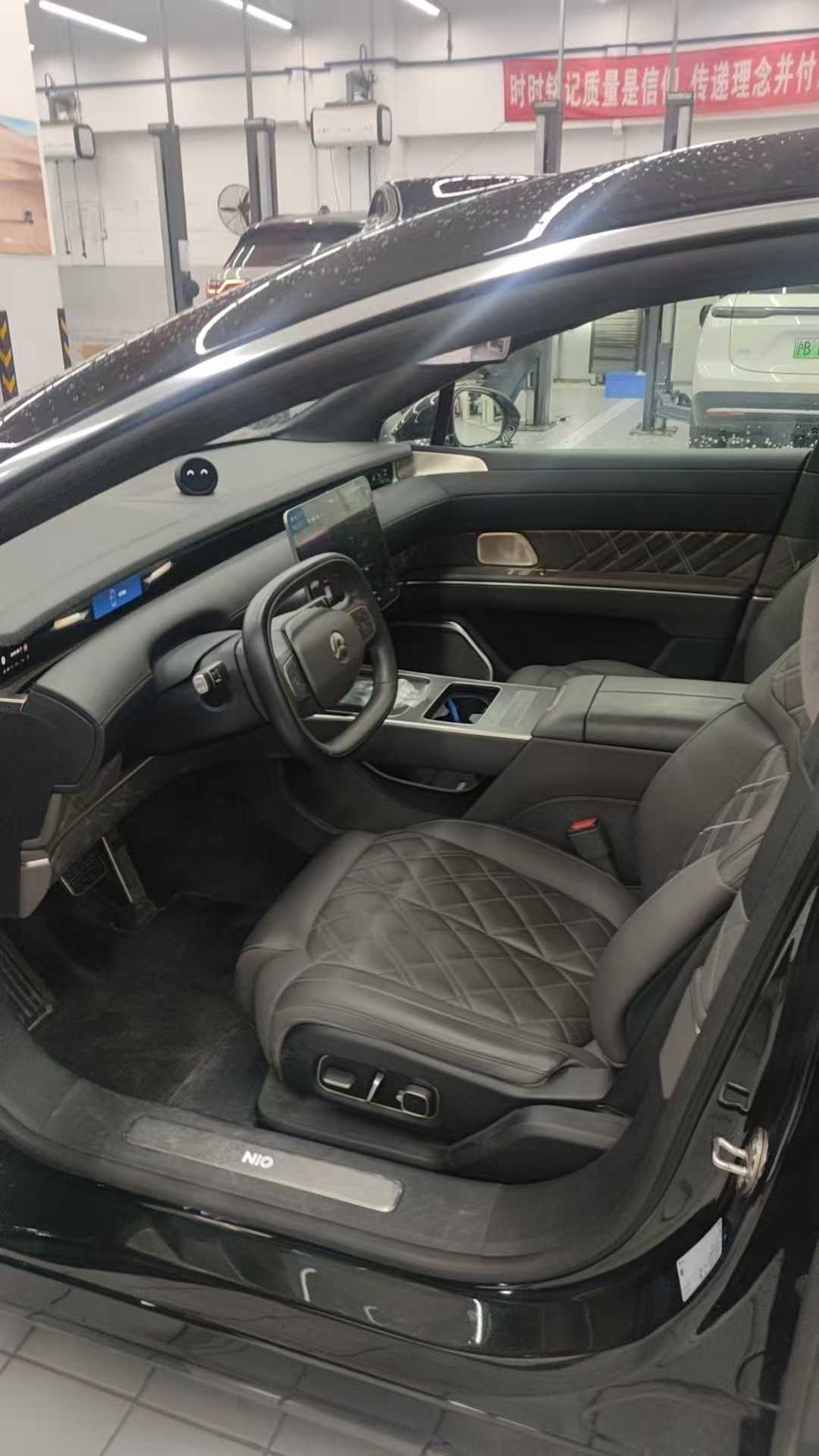 NIO ET9 2025 immagine di auto #8