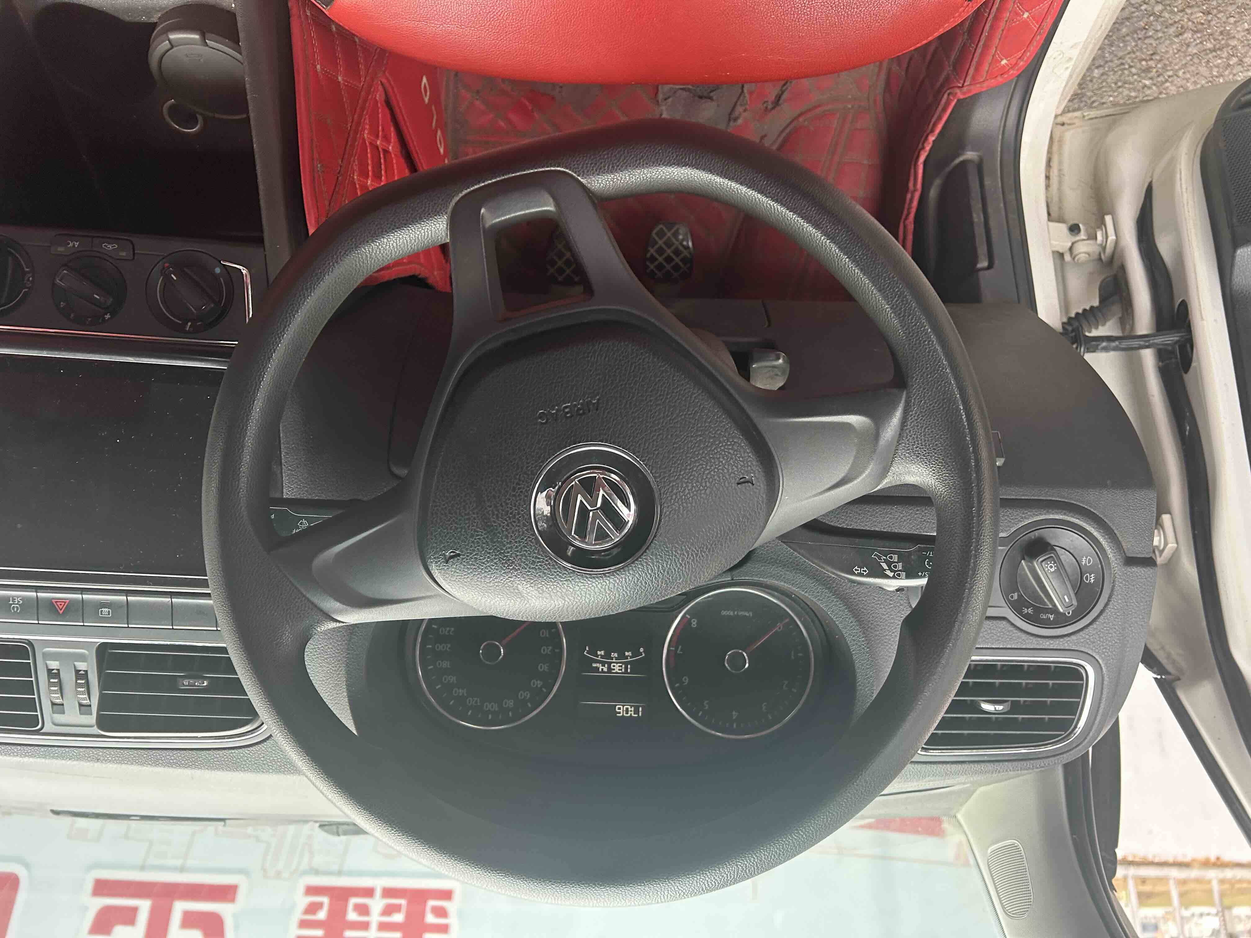 Polo 2015 car image #8