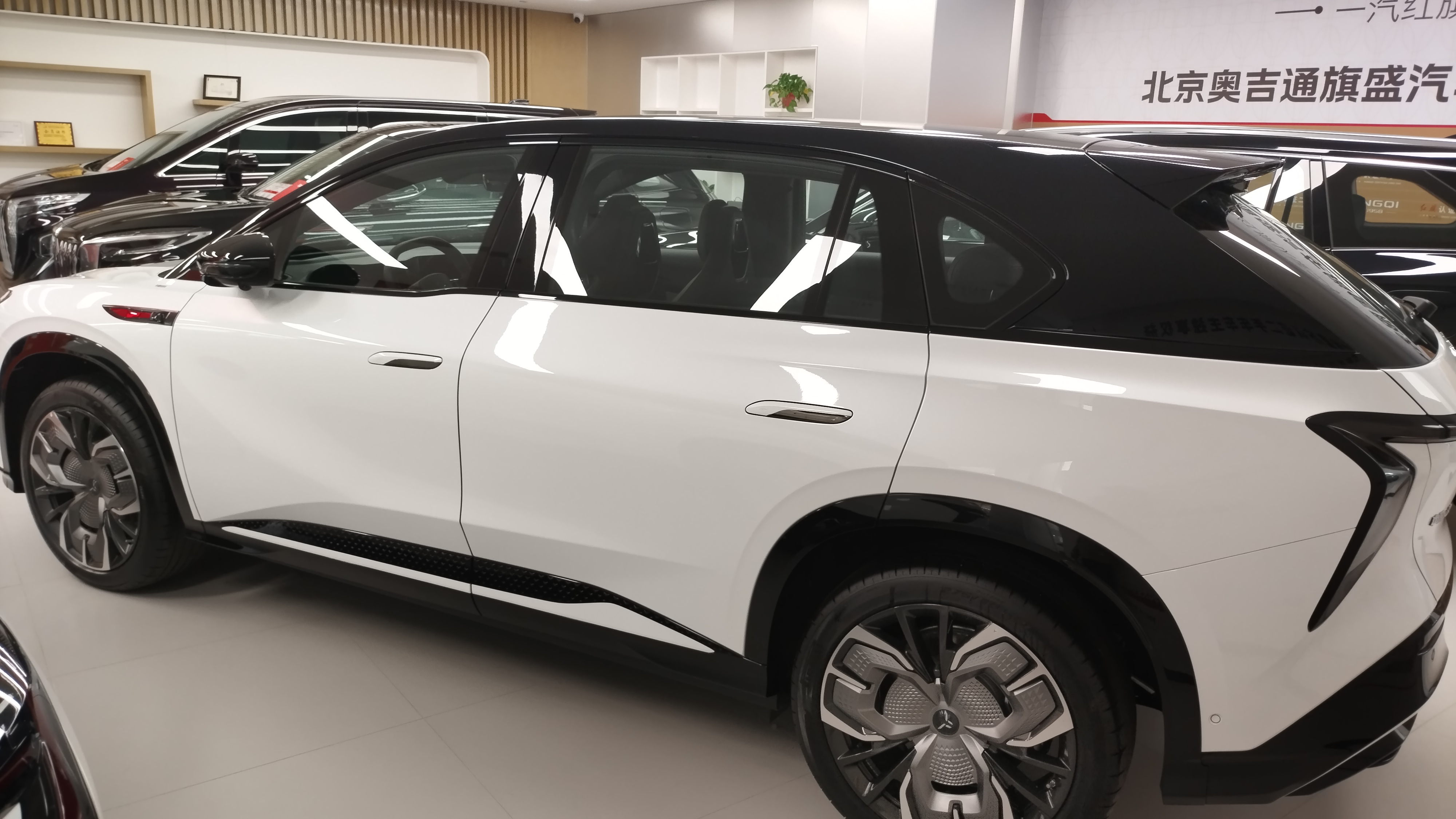 HongQi TianGong 08 2025 #8 HongQi TianGong 08 2025 car image #8