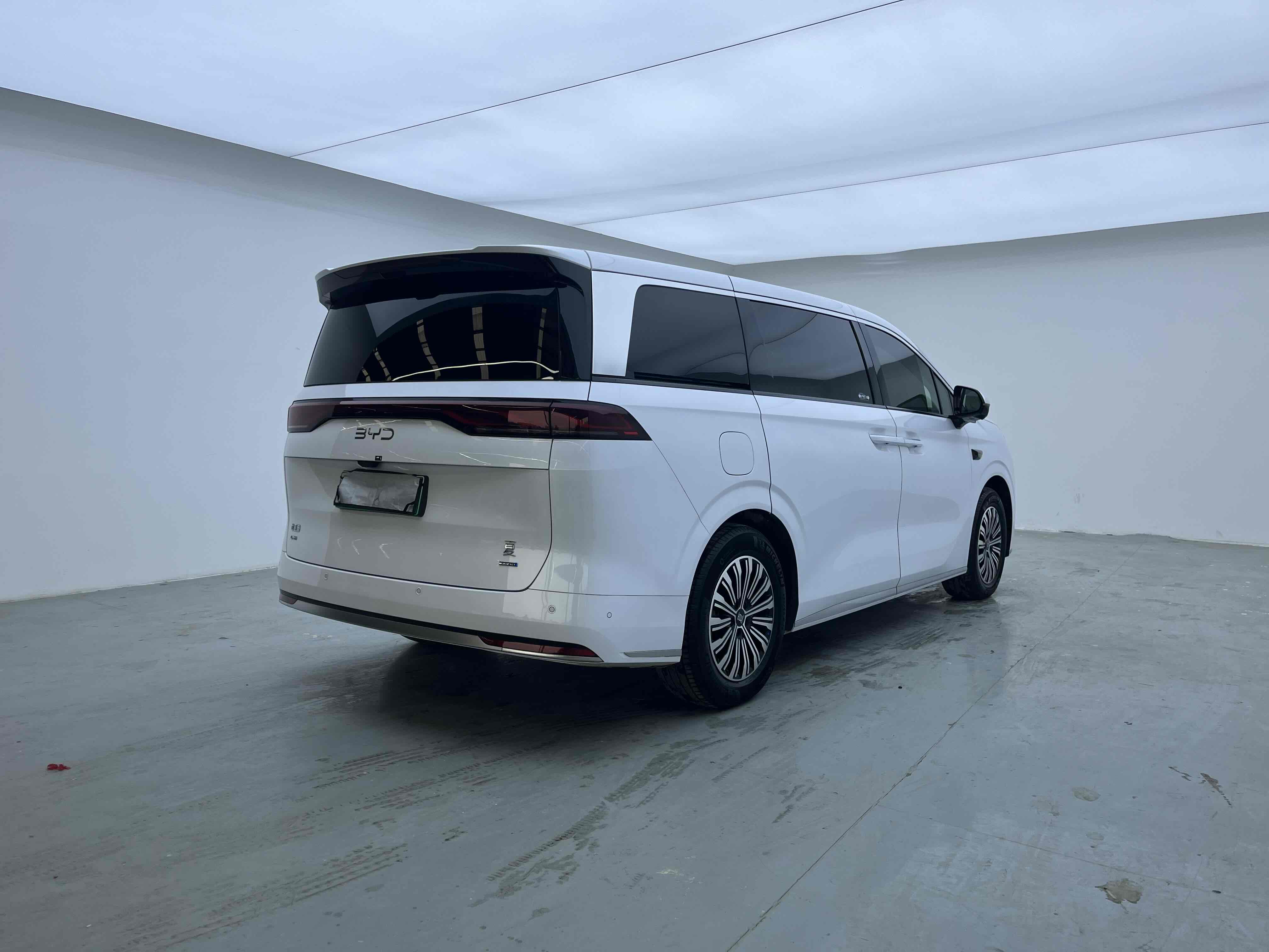 BYD Xia 2025 صورة سيارة #8