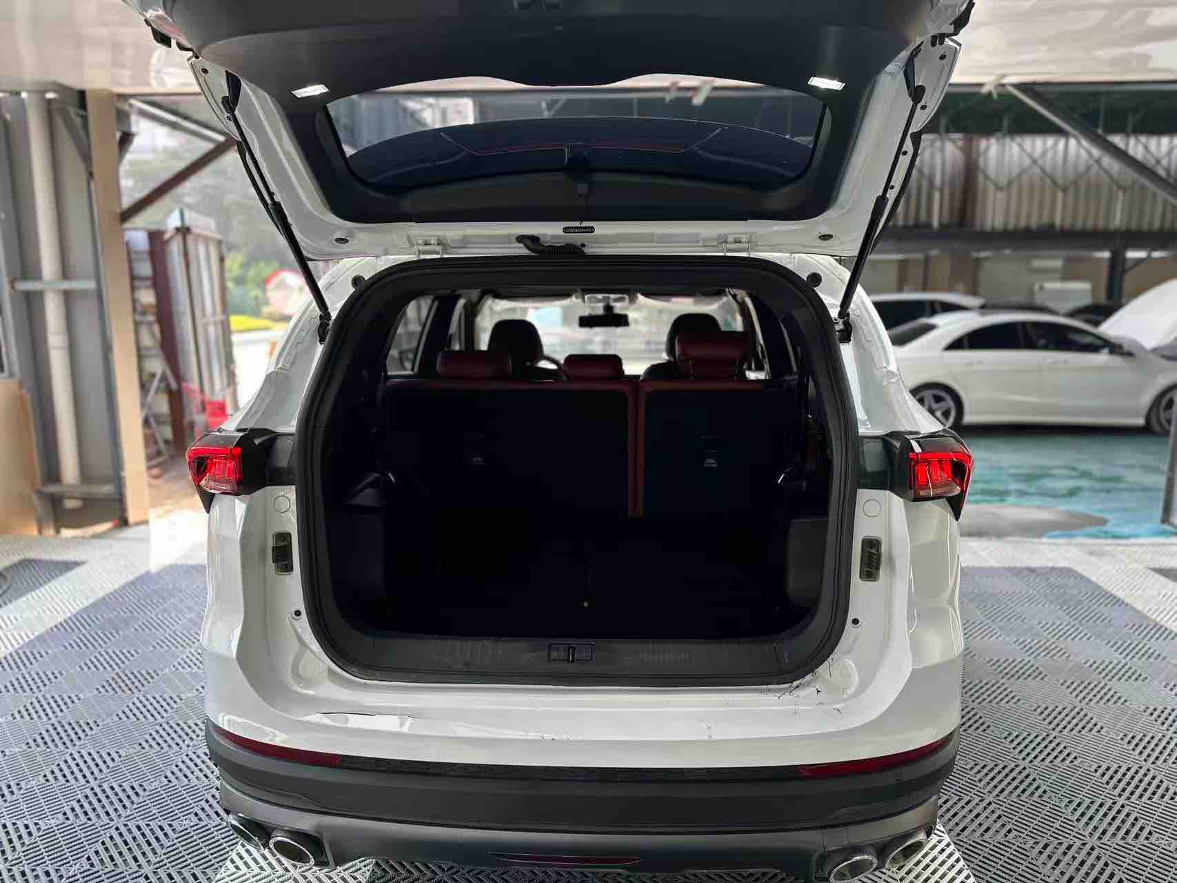 X70 PLUS 2025 #8 X70 PLUS 2025 car image #8