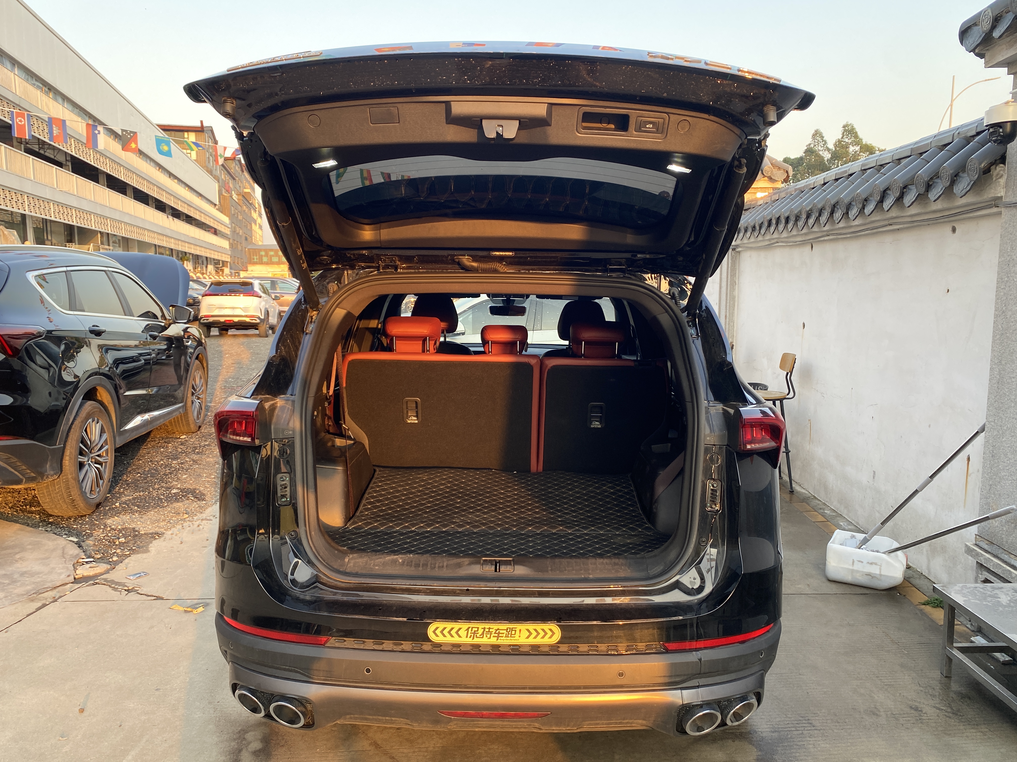 X70 PLUS 2025 #8 X70 PLUS 2025 car image #8