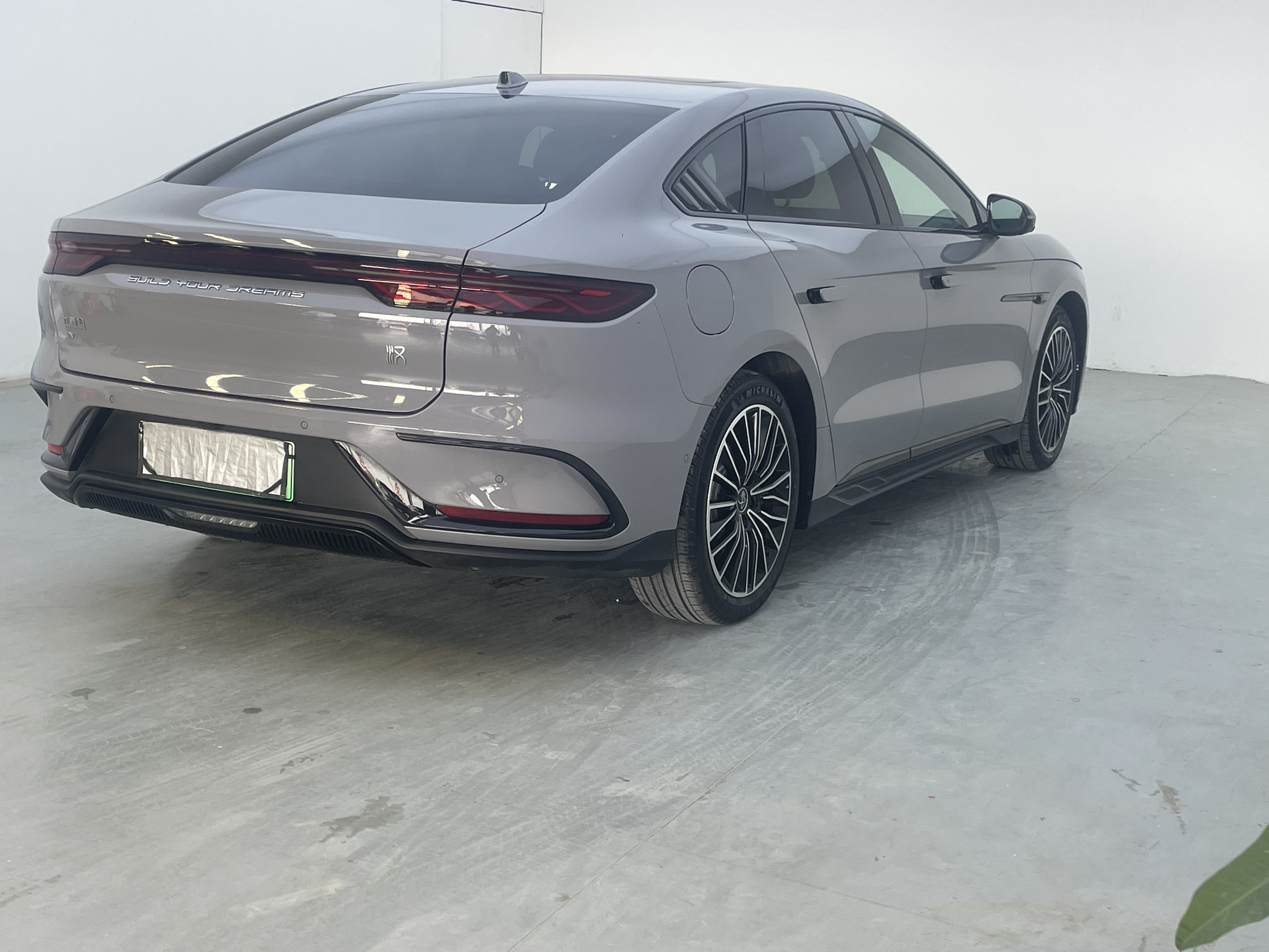 BYD Han 2025 #8 BYD Han 2025 car image #8