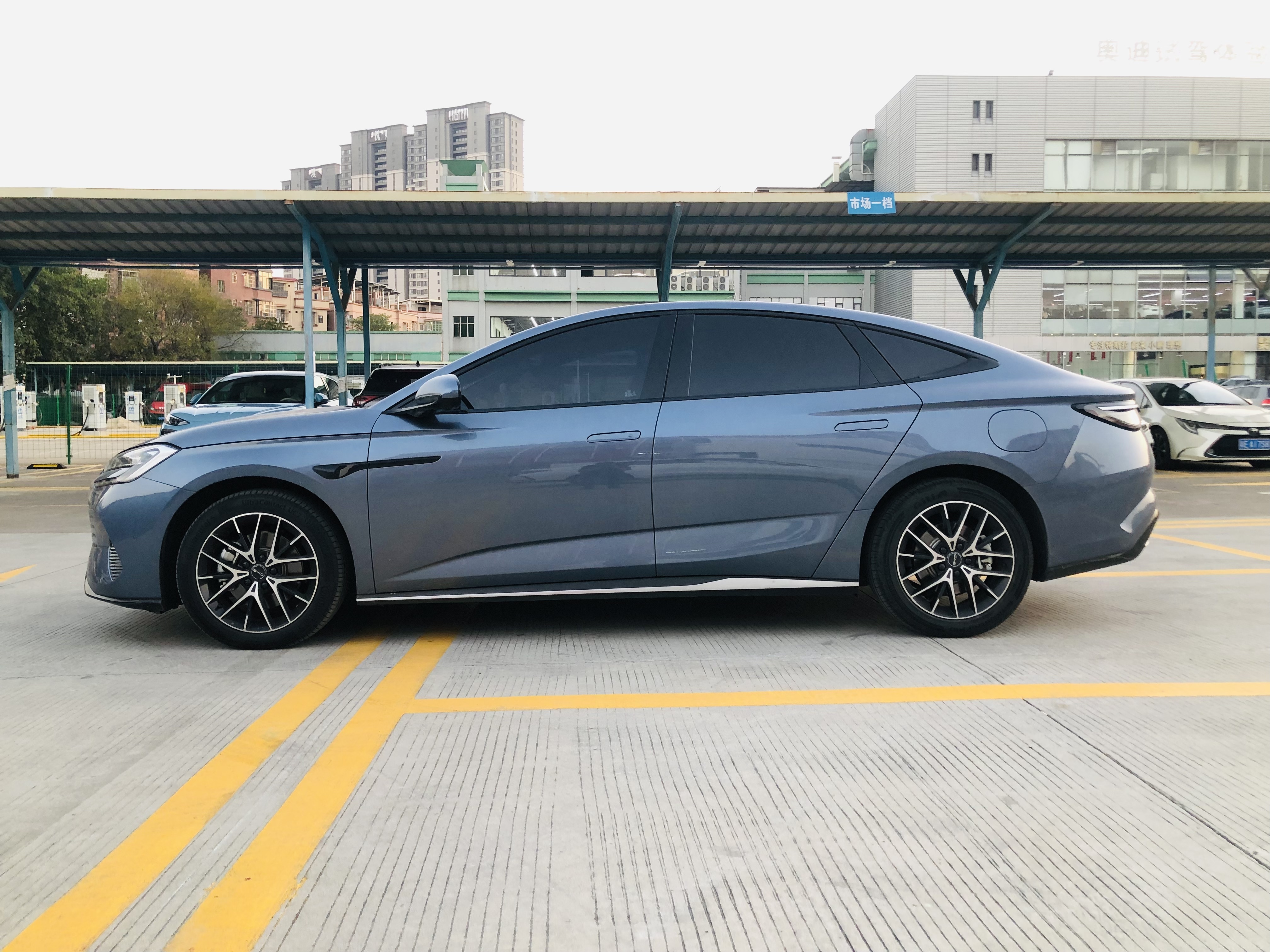 BYD Seal 07 DM-i 2025 car image #8
