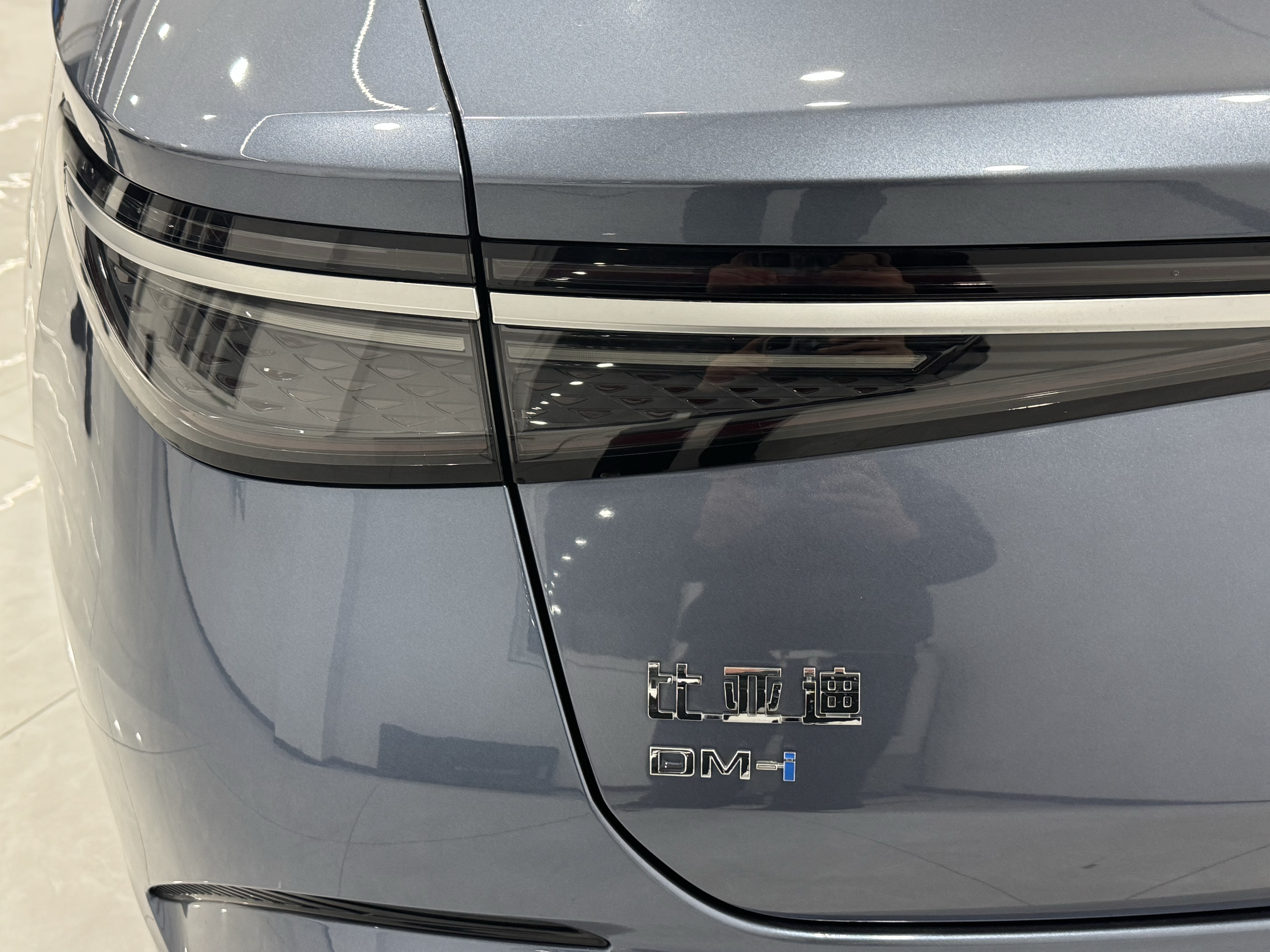 BYD Seal 07 DM-i 2025 #8 BYD Seal 07 DM-i 2025 car image #8