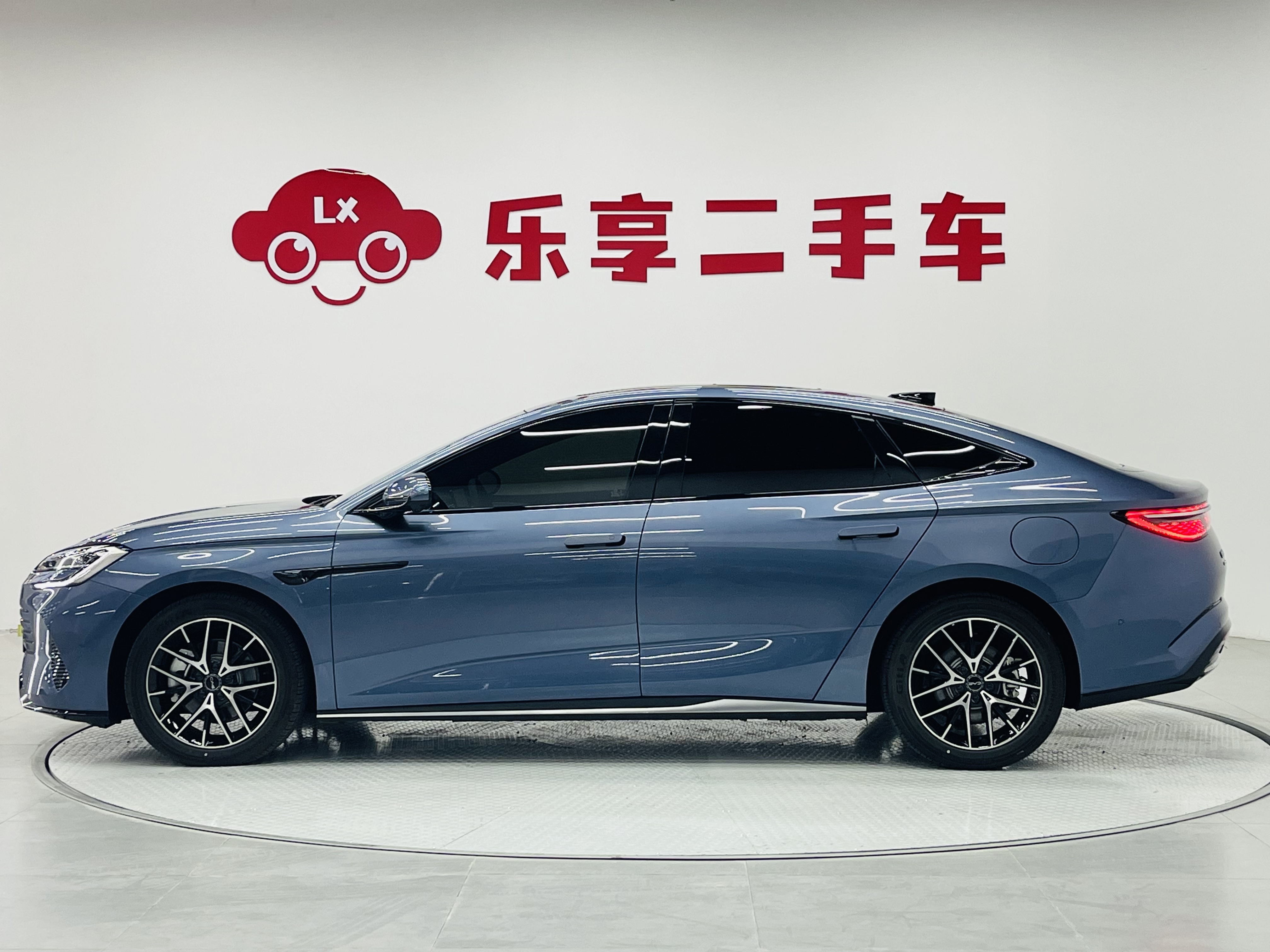 BYD Seal 07 DM-i 2025 car image #8