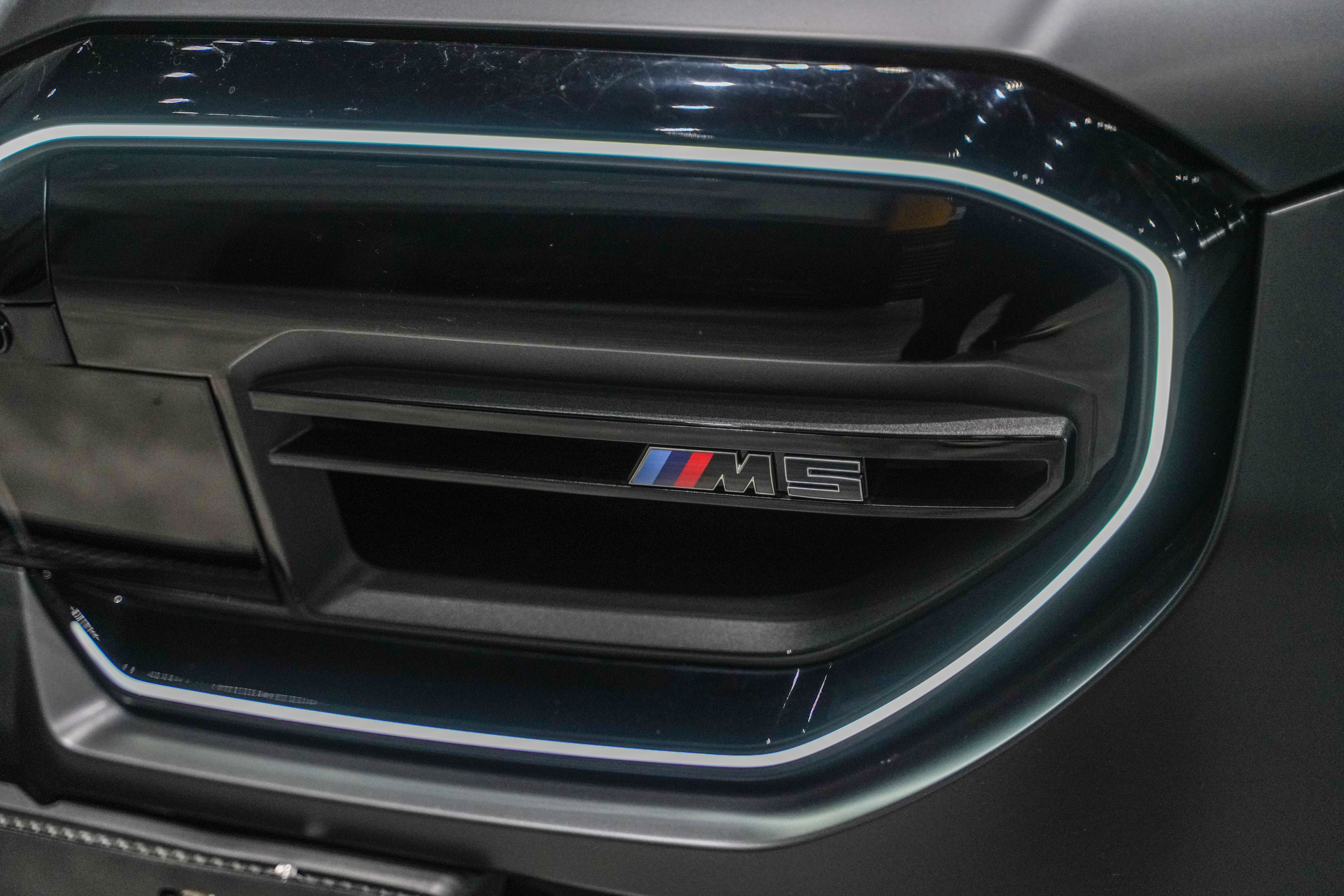 BMW M5 New Energy 2025 car image #8