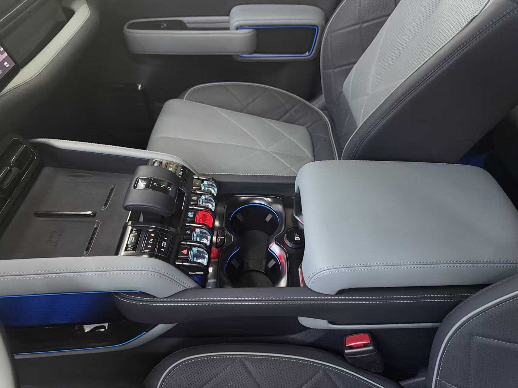 FangChengBao Leopard 5 2025 car image #8