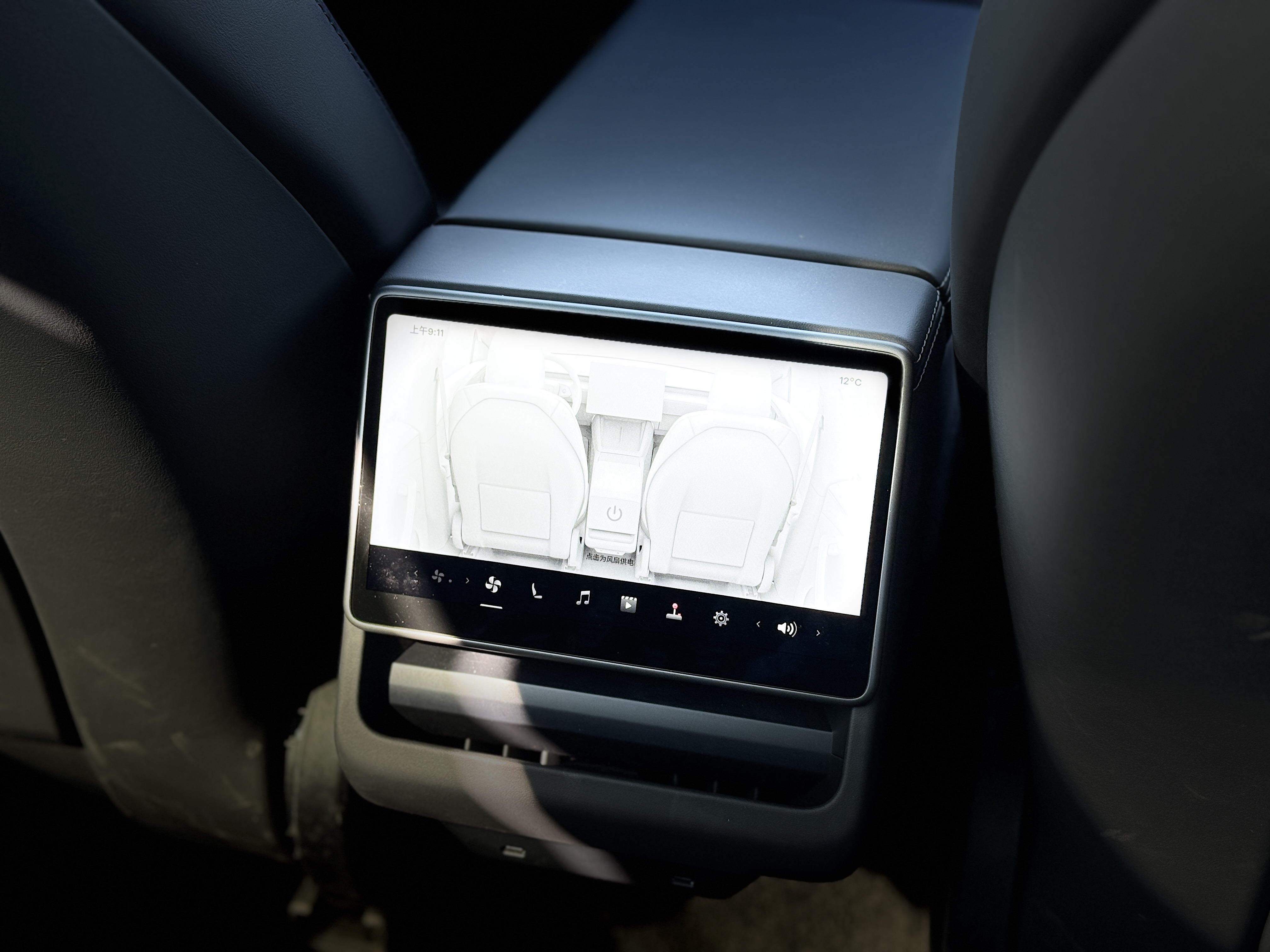 特斯拉 Model Y 2025 汽车图片 #8