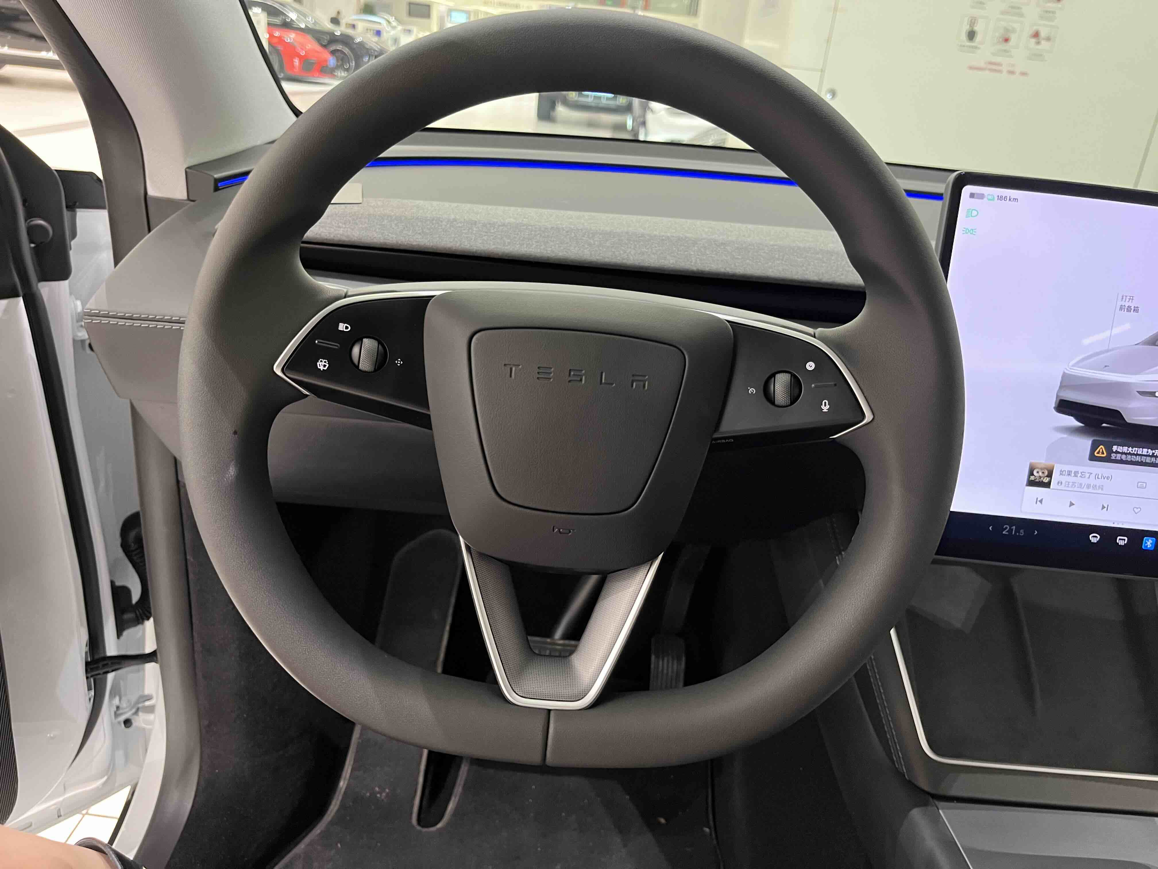 特斯拉 Model Y 2025 汽车图片 #8