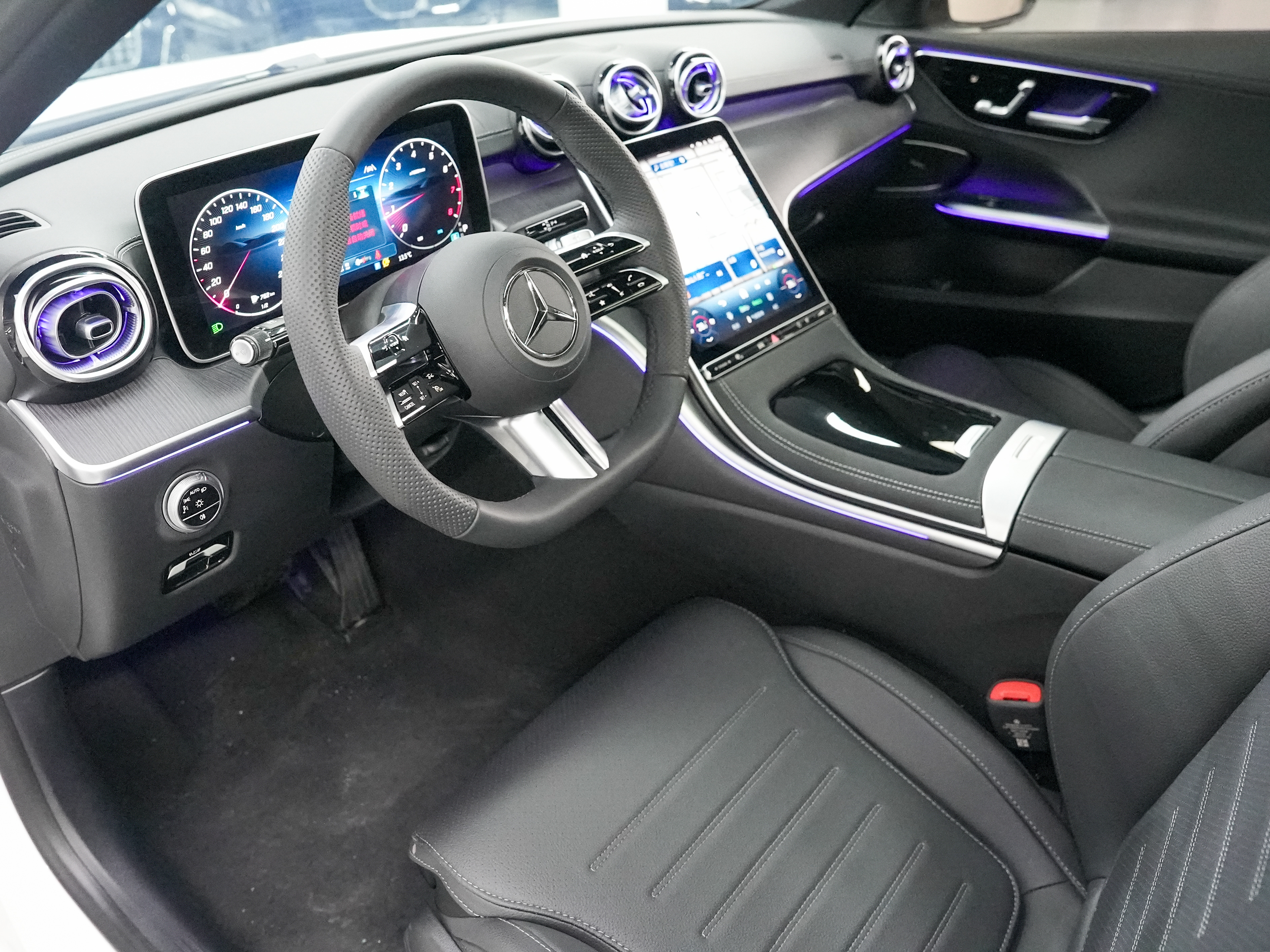 Mercedes-Benz C Class 2025 صورة سيارة #8