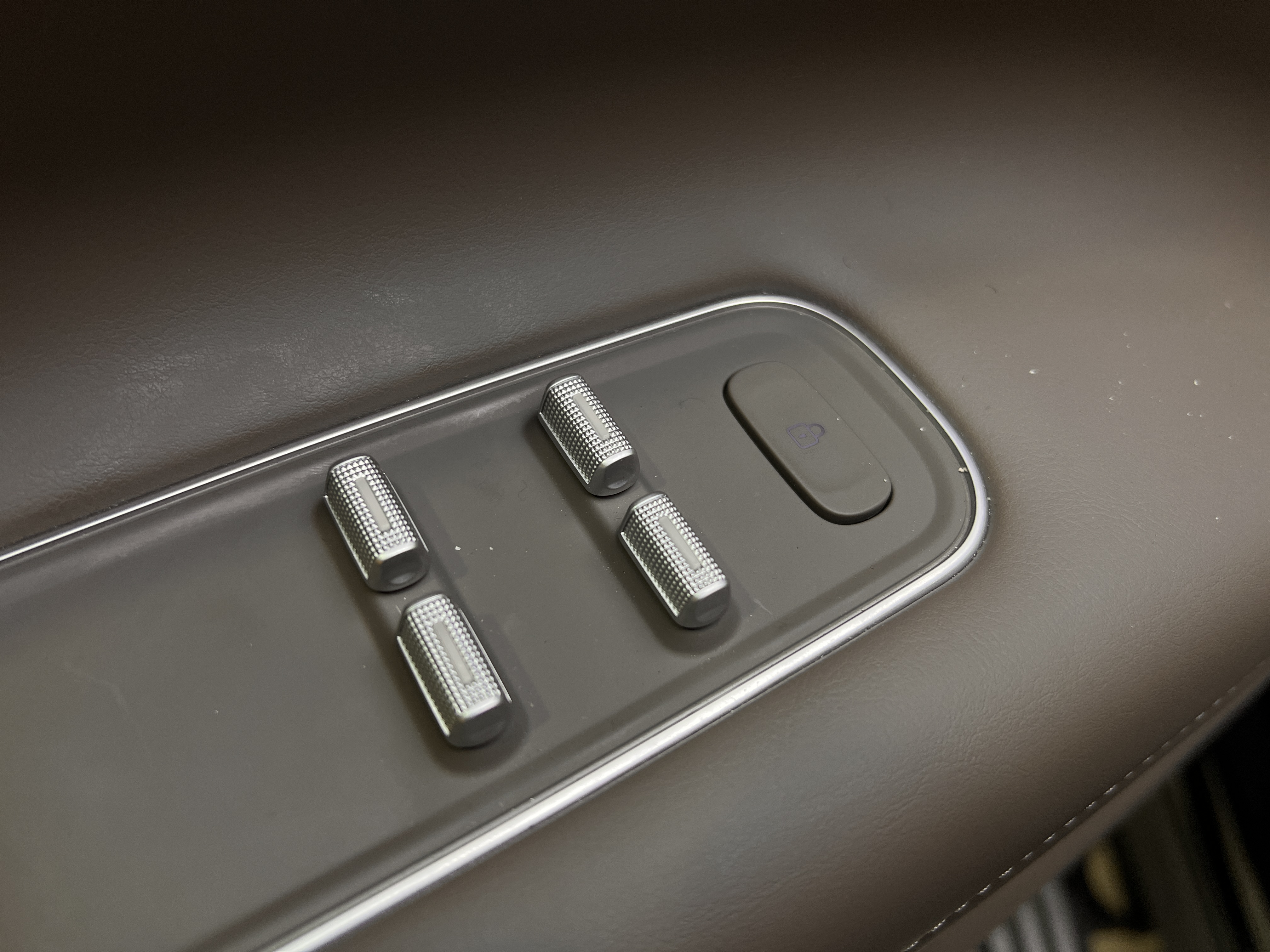 2025 car image #8