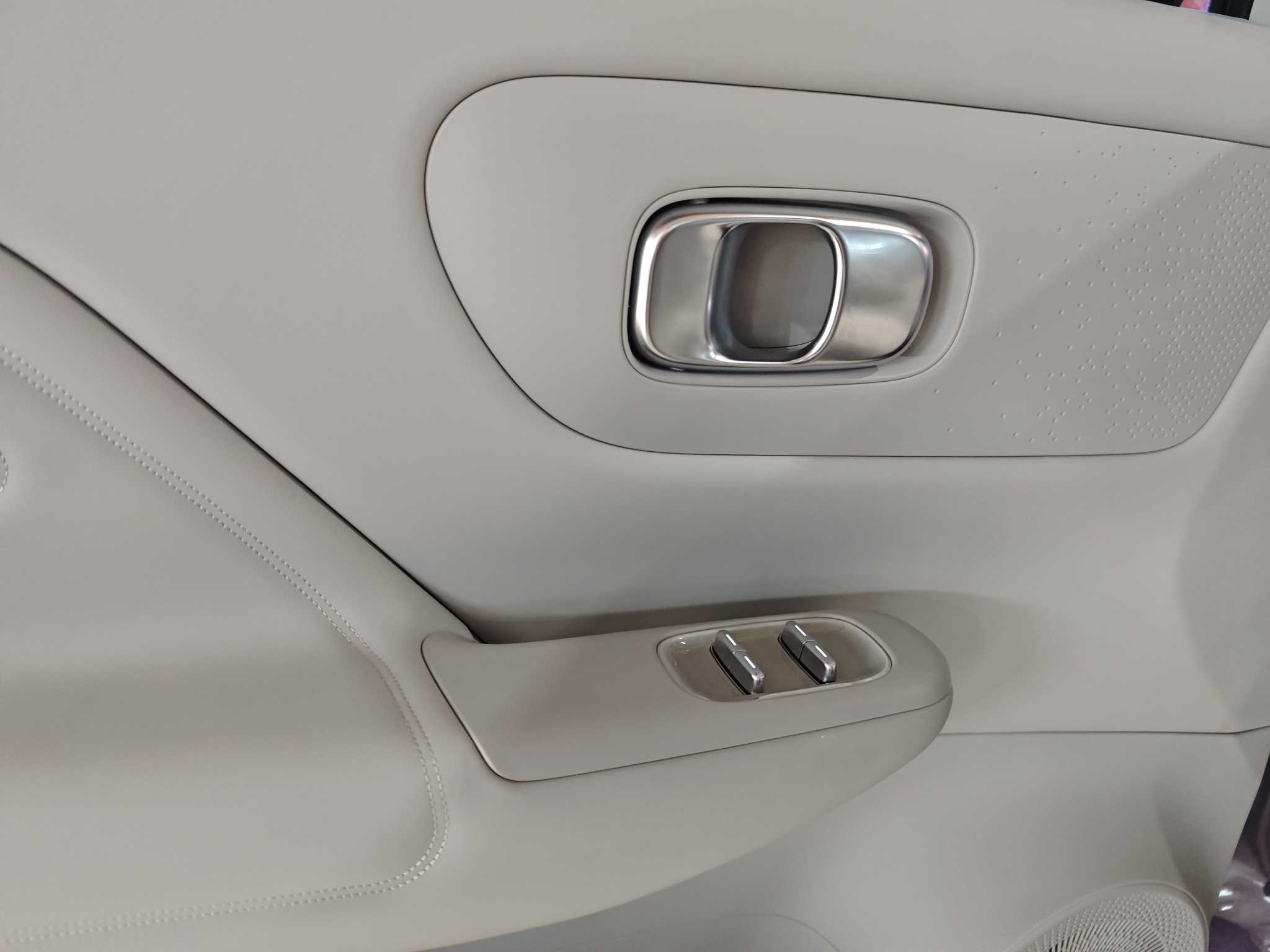 零跑汽车 零跑B10 2025 汽车图片 #8