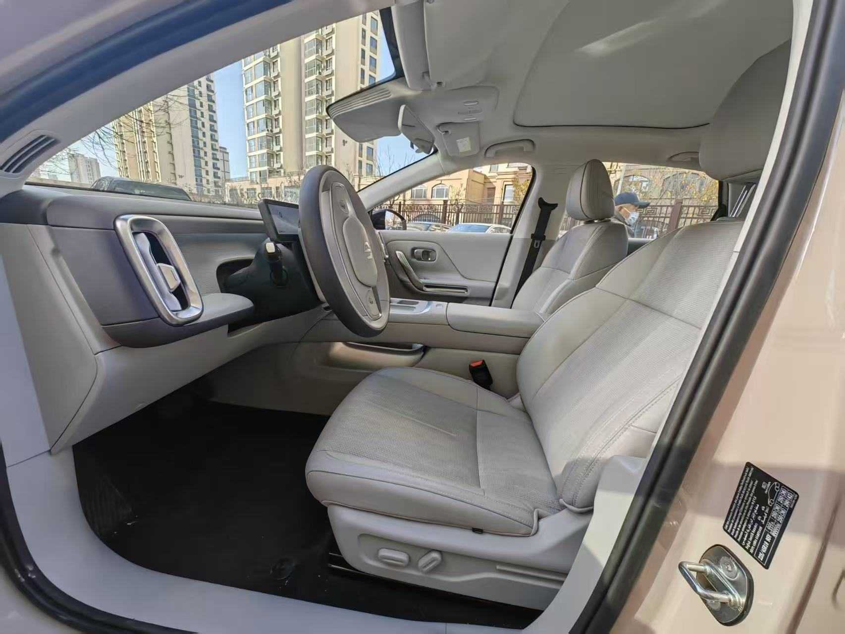 零跑汽车 零跑B10 2025 汽车图片 #8