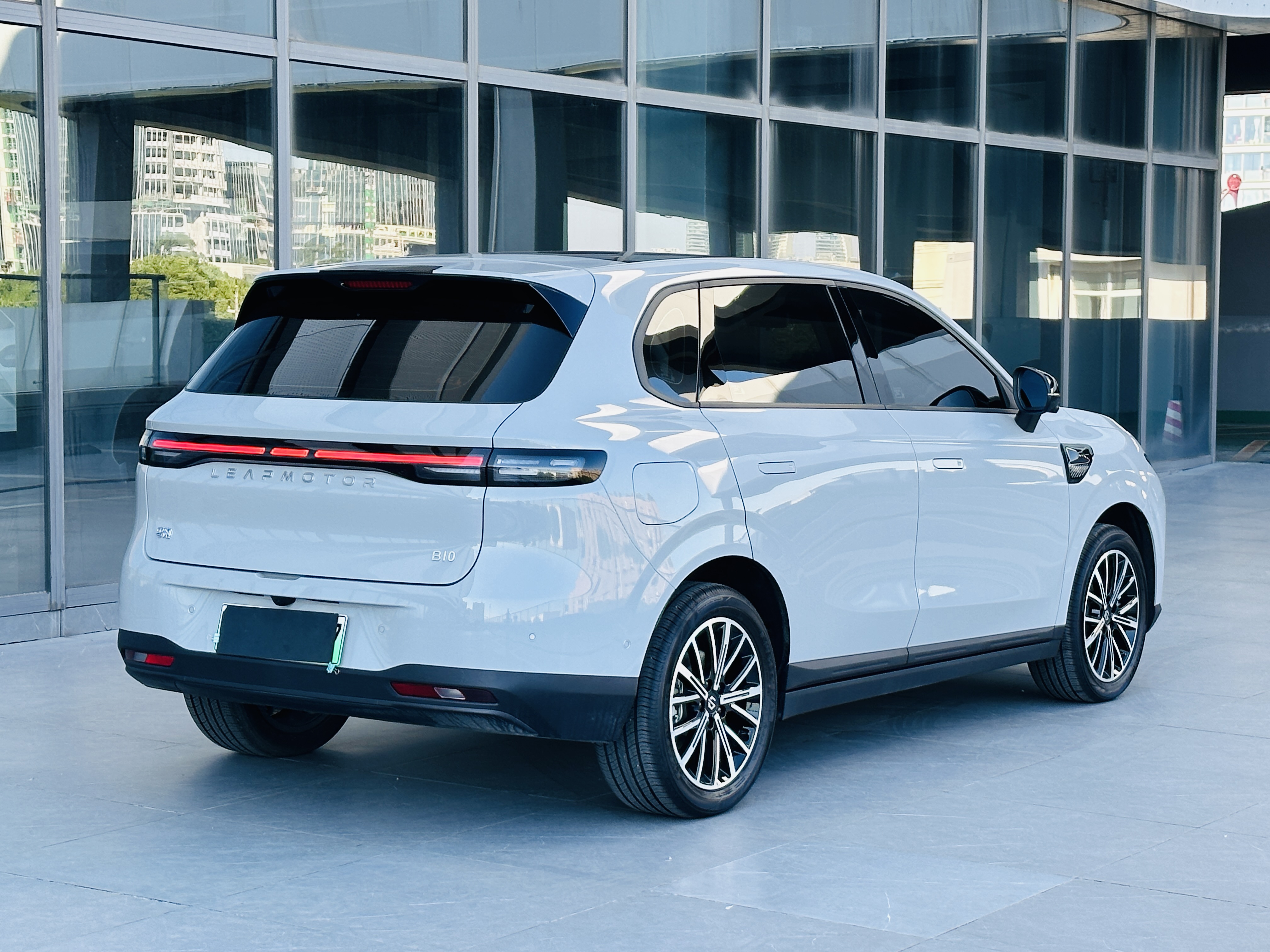 零跑汽车 零跑B10 2025 汽车图片 #8