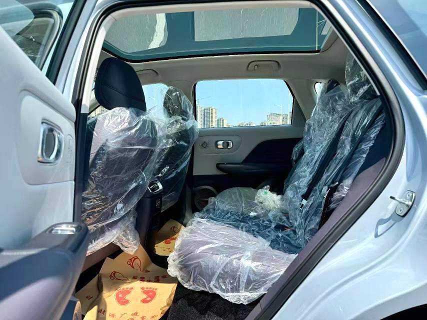 零跑汽车 零跑B10 2025 汽车图片 #8