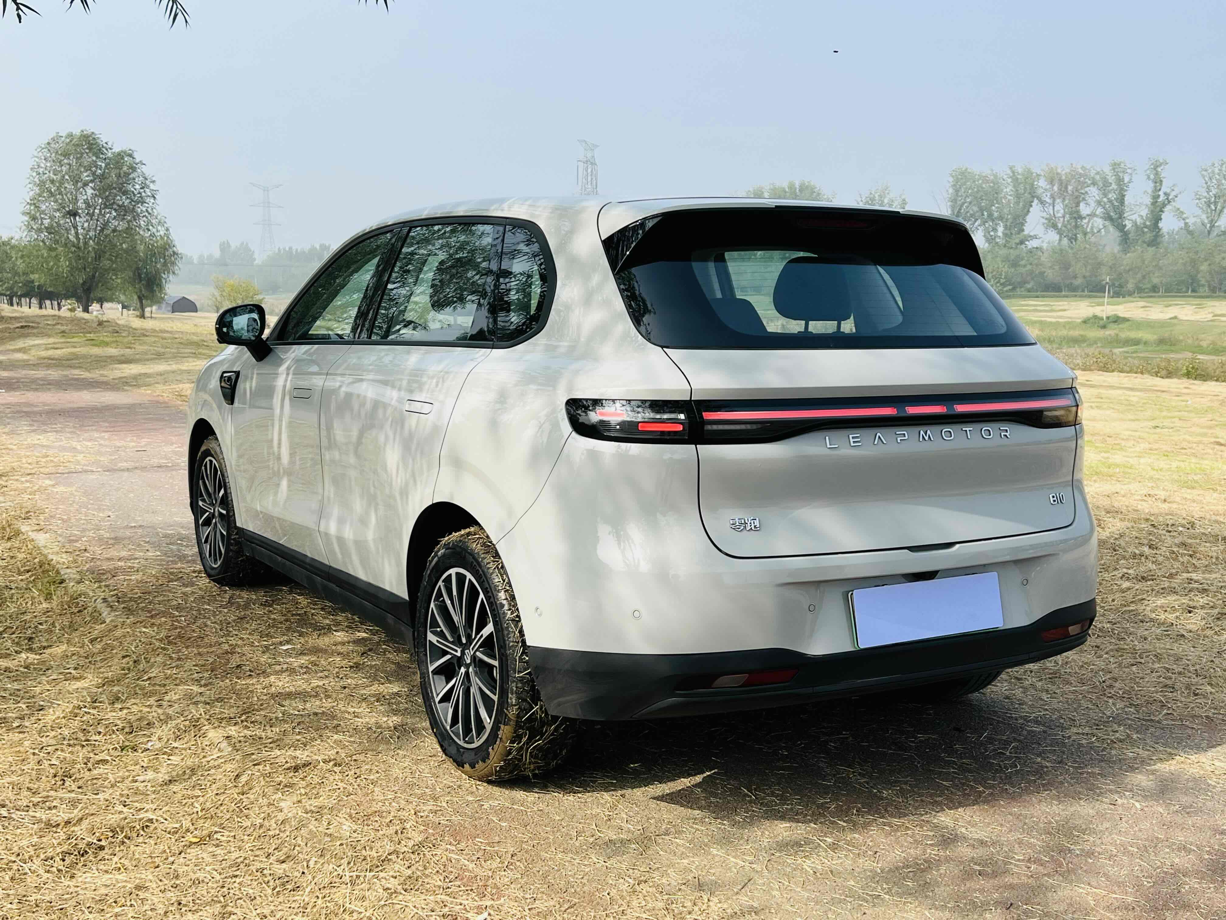 零跑汽车 零跑B10 2025 汽车图片 #8