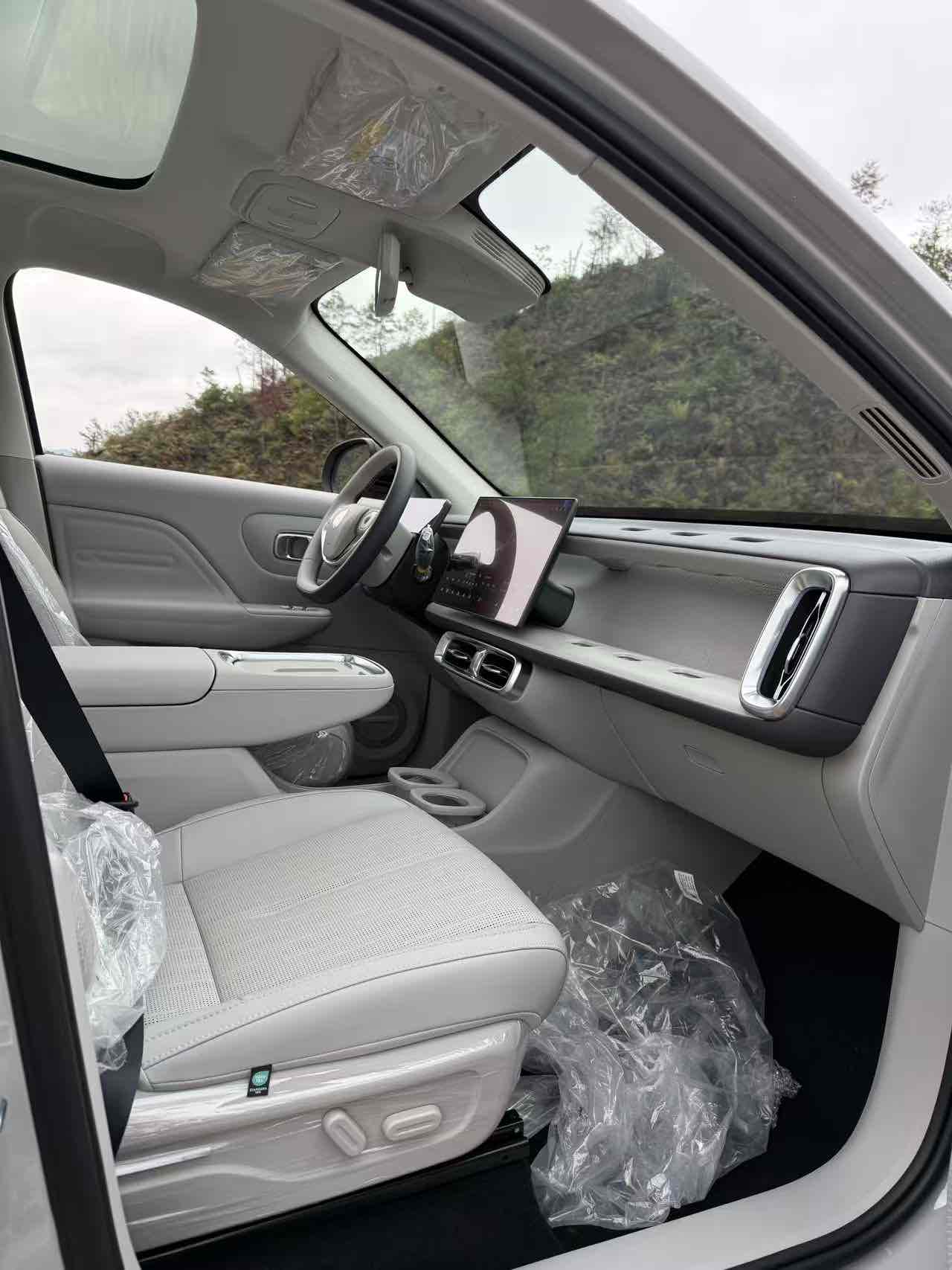 零跑汽车 零跑B10 2025 汽车图片 #8