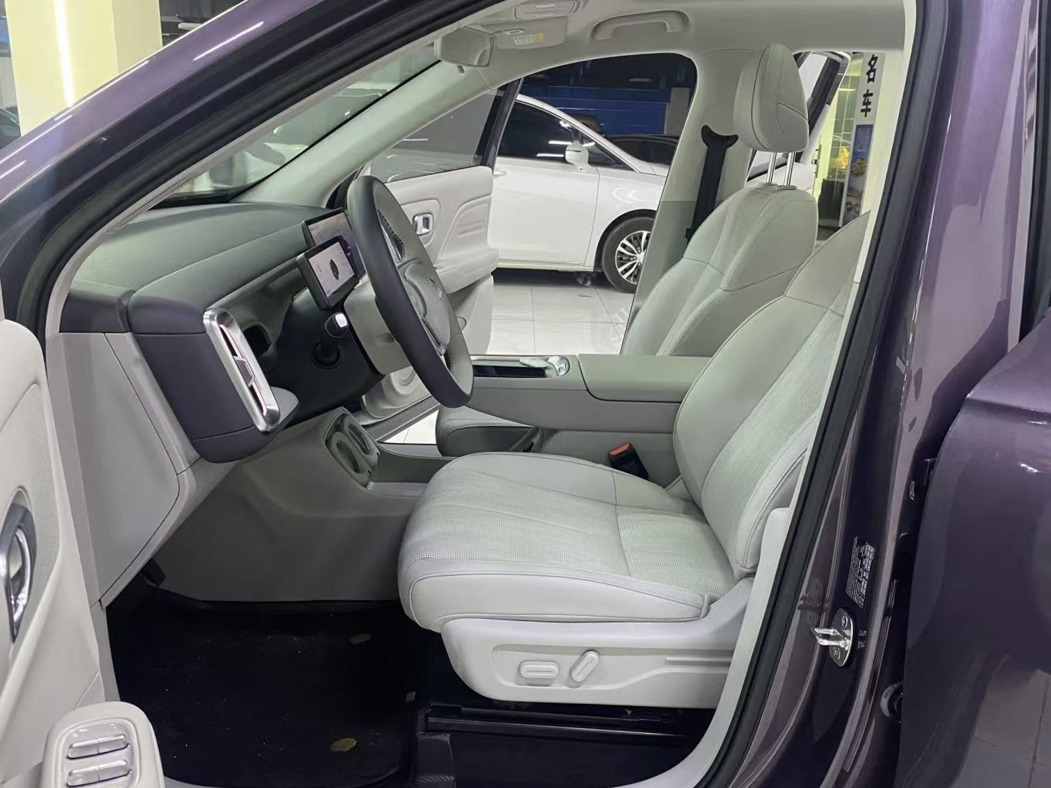 零跑汽车 零跑B10 2025 汽车图片 #8