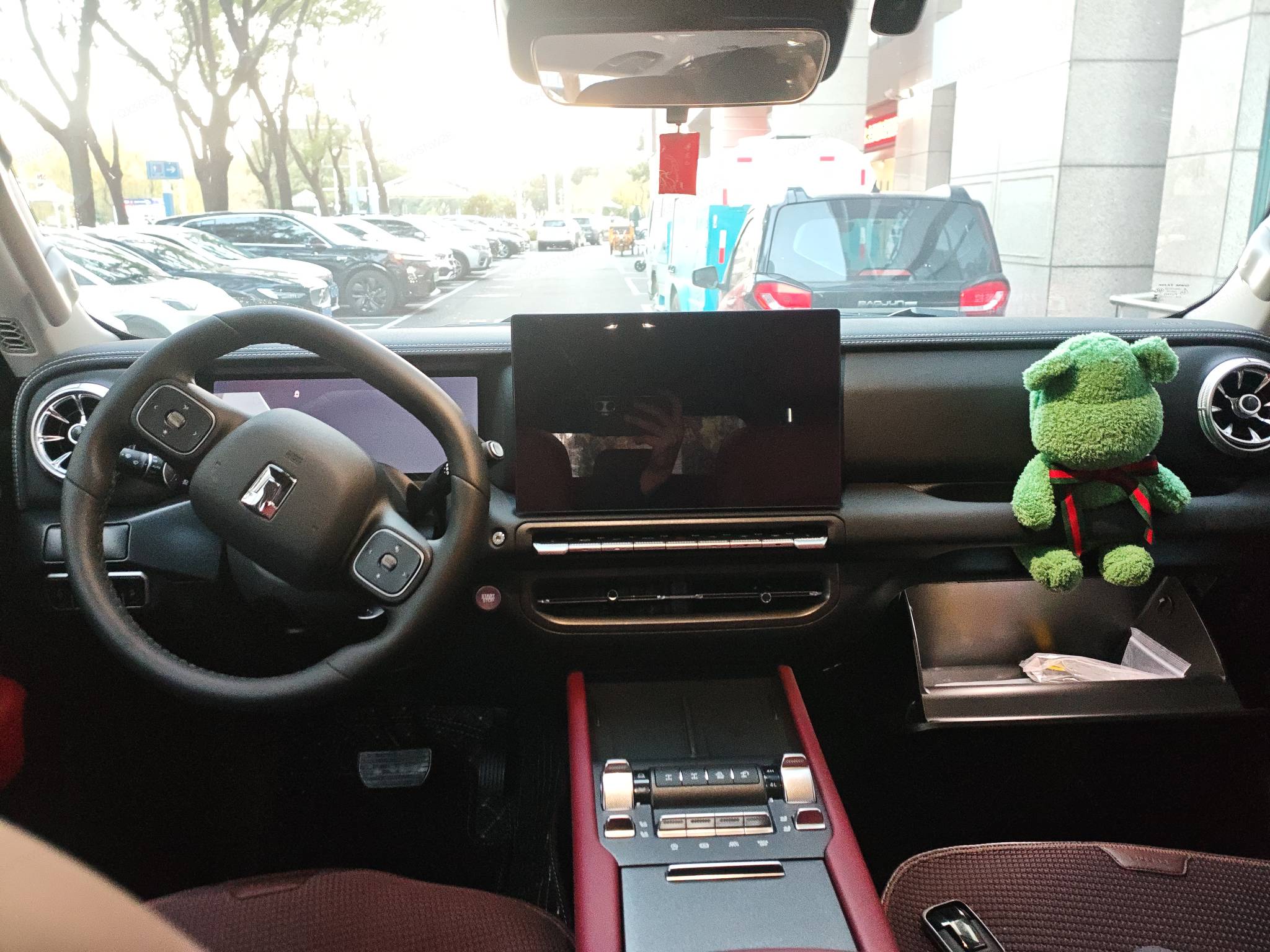 Tank 300 2025 car image #8