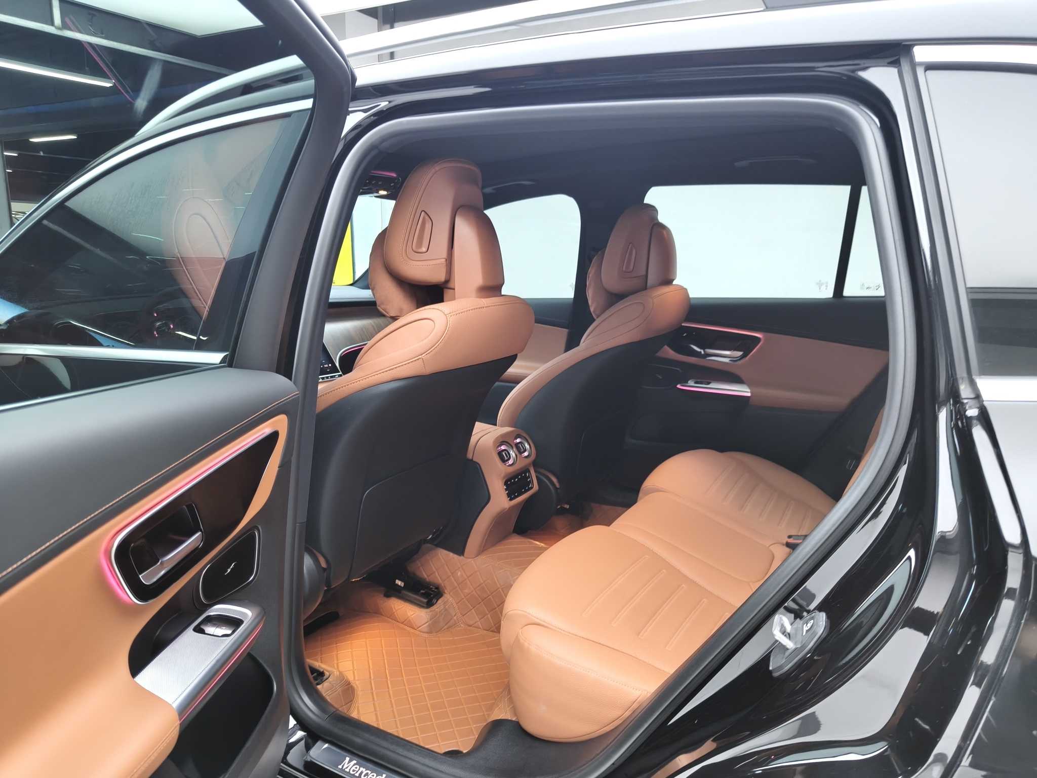 Mercedes-Benz GLC Class 2025 car image #8