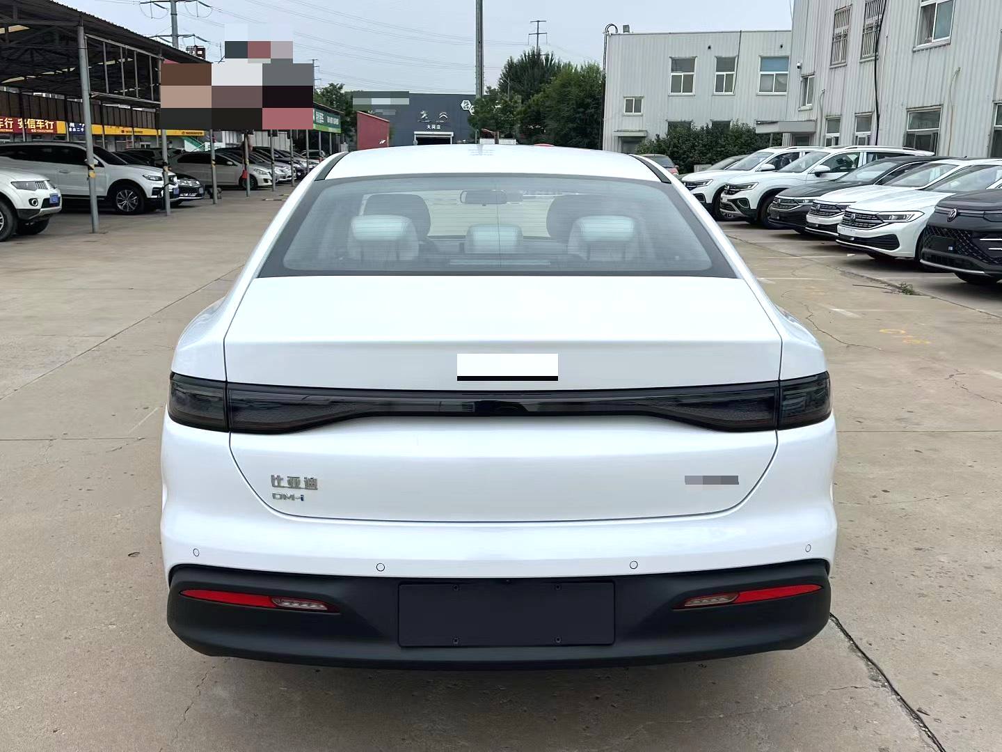 BYD Seal 05 DM-i 2025 #8 BYD Seal 05 DM-i 2025 car image #8