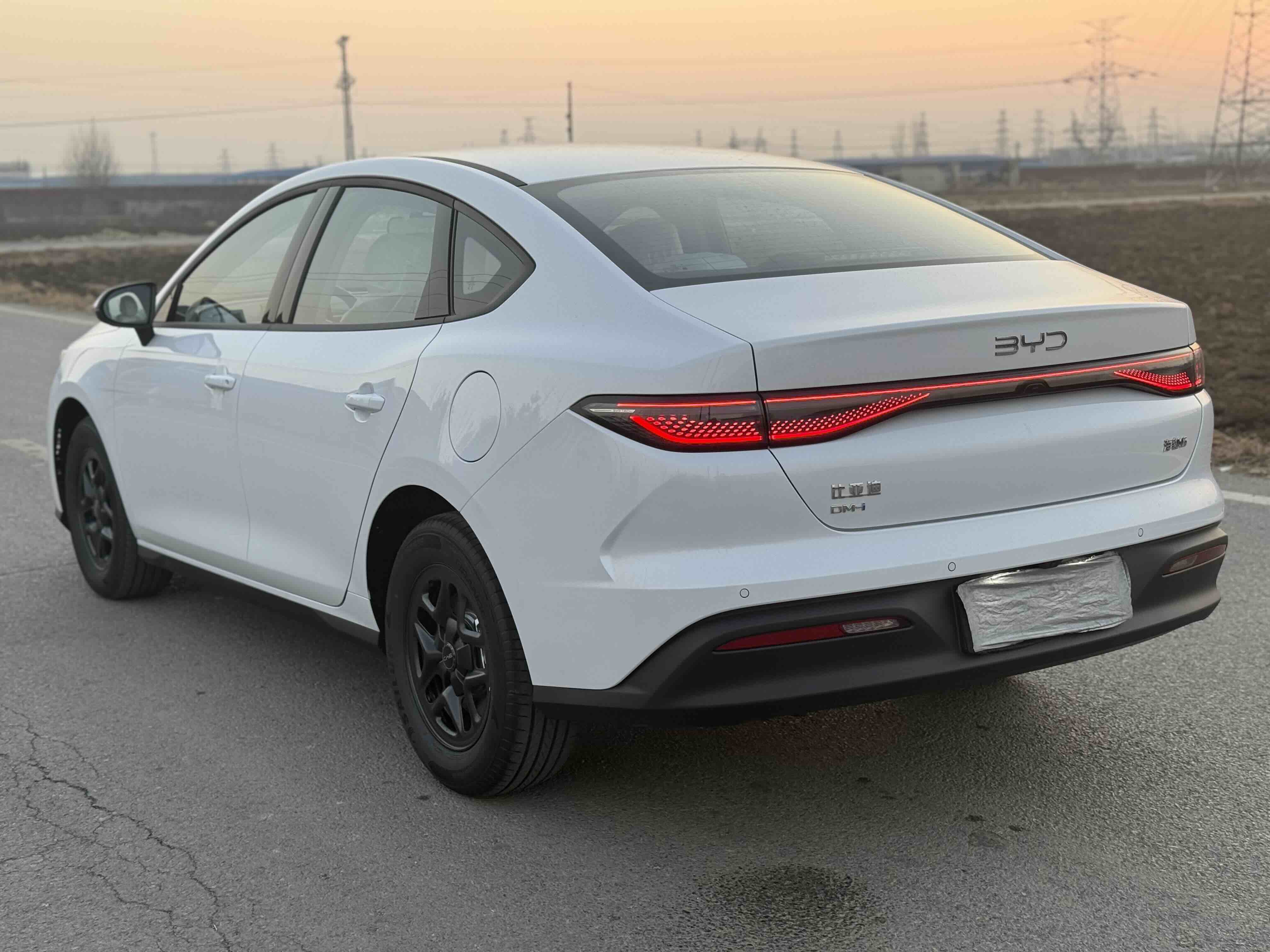 BYD Seal 05 DM-i 2025 #8 BYD Seal 05 DM-i 2025 car image #8