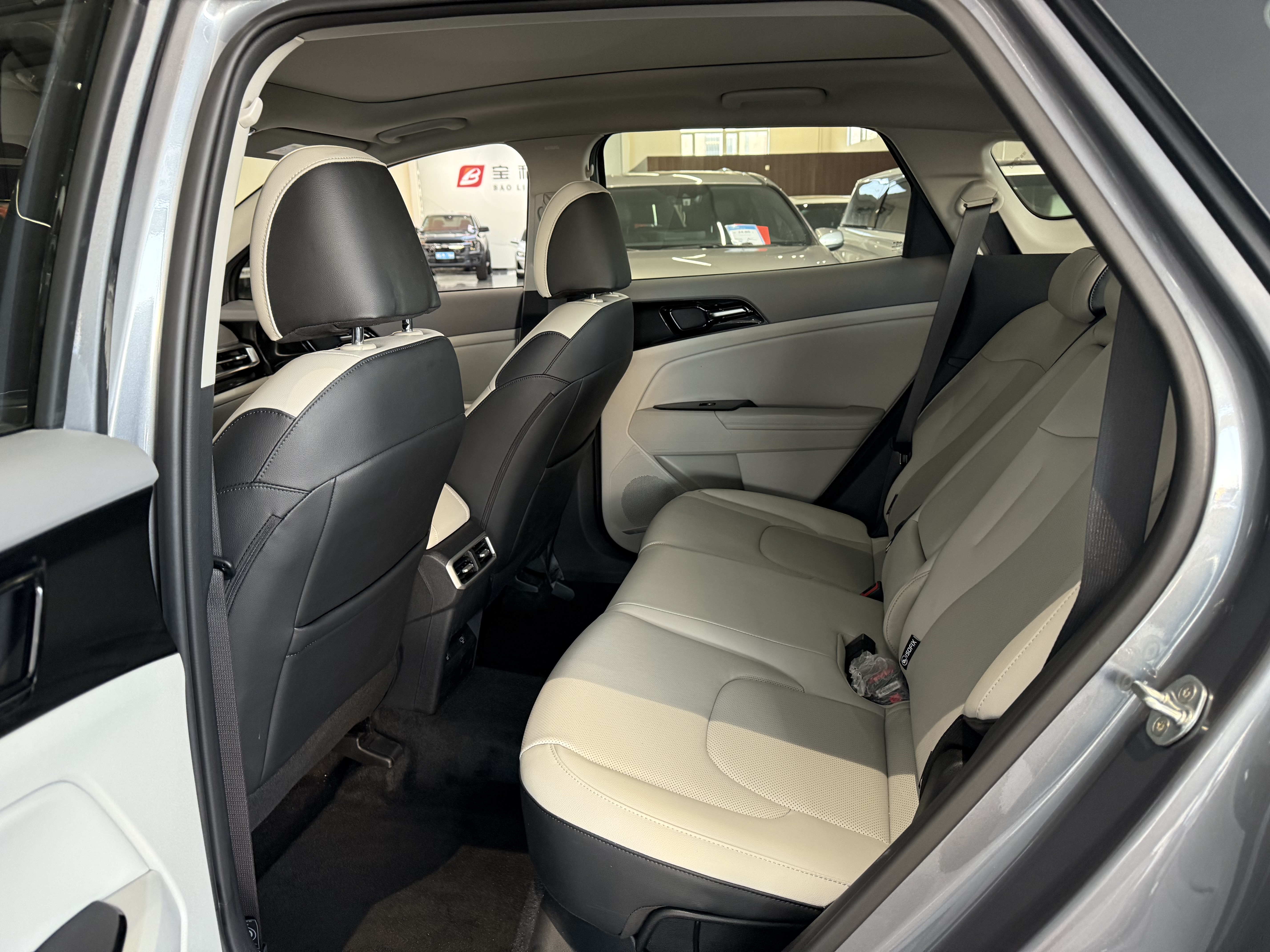 起亚 狮铂拓界 2025 汽车图片 #8