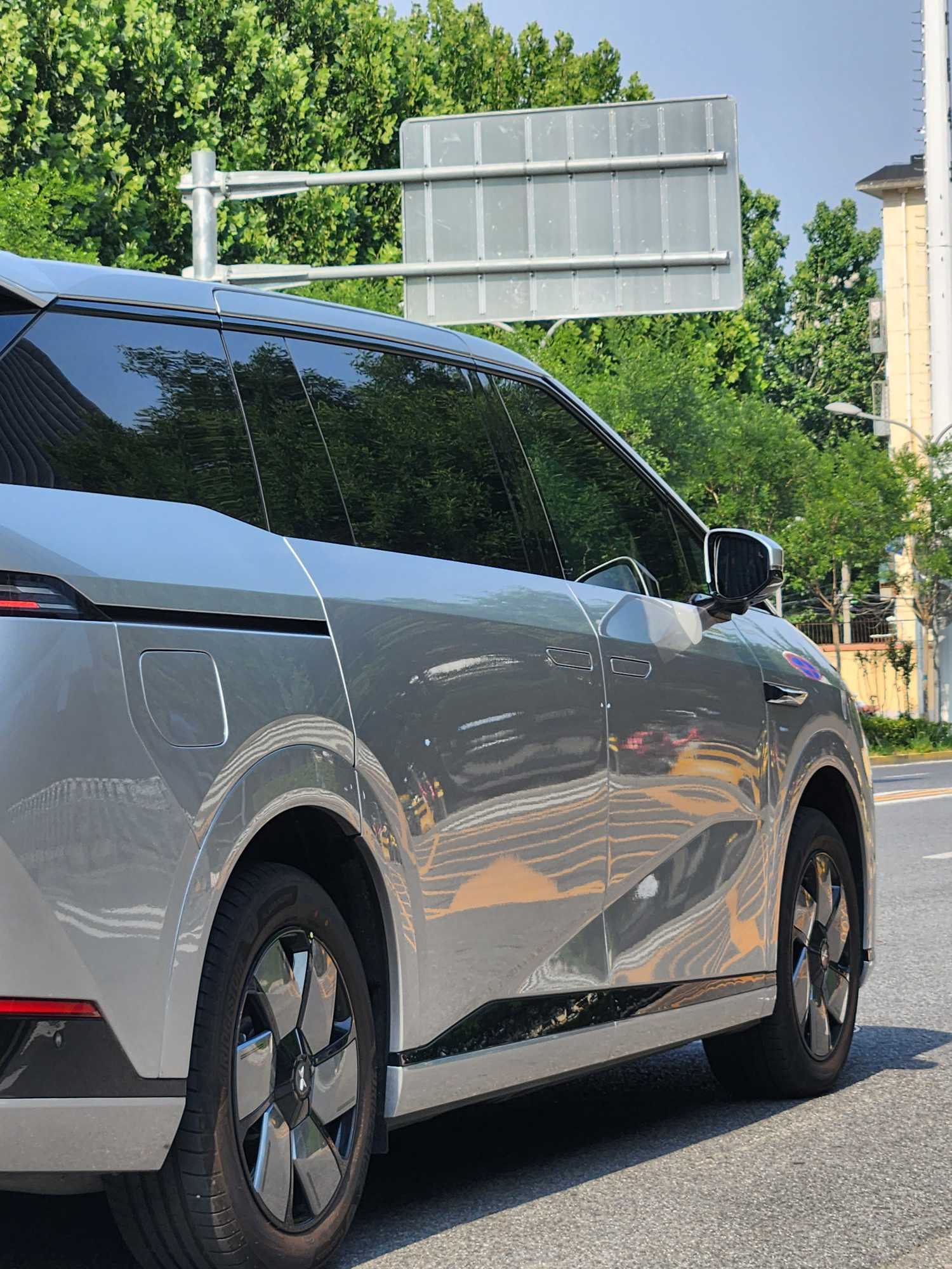 Xpeng X9 2025 imagem de carro #8