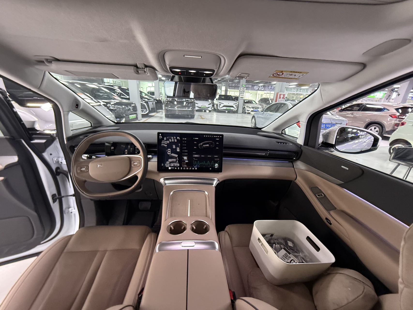 Xpeng X9 2025 immagine di auto #8