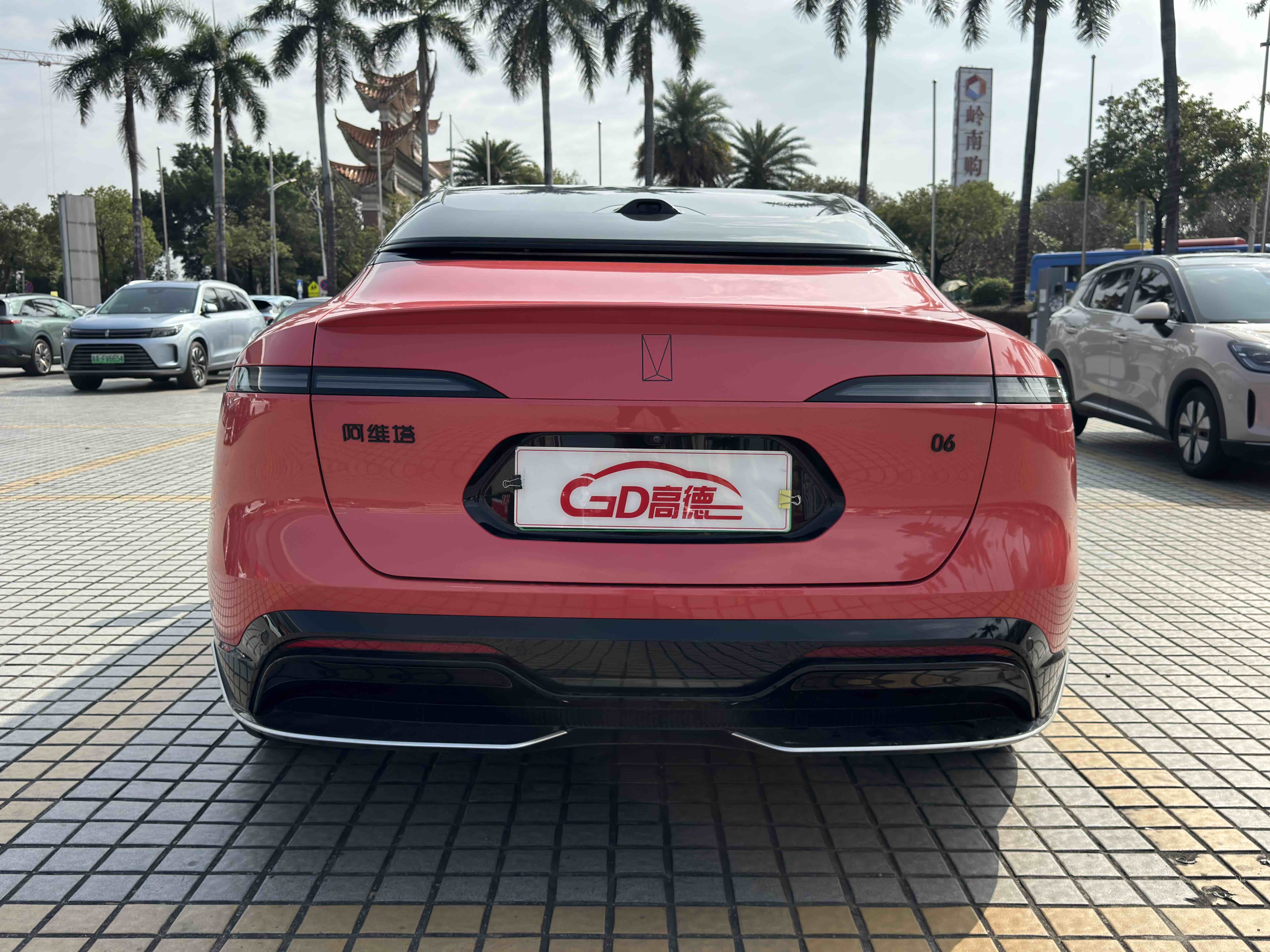 Avatr 06 2025 car image #8