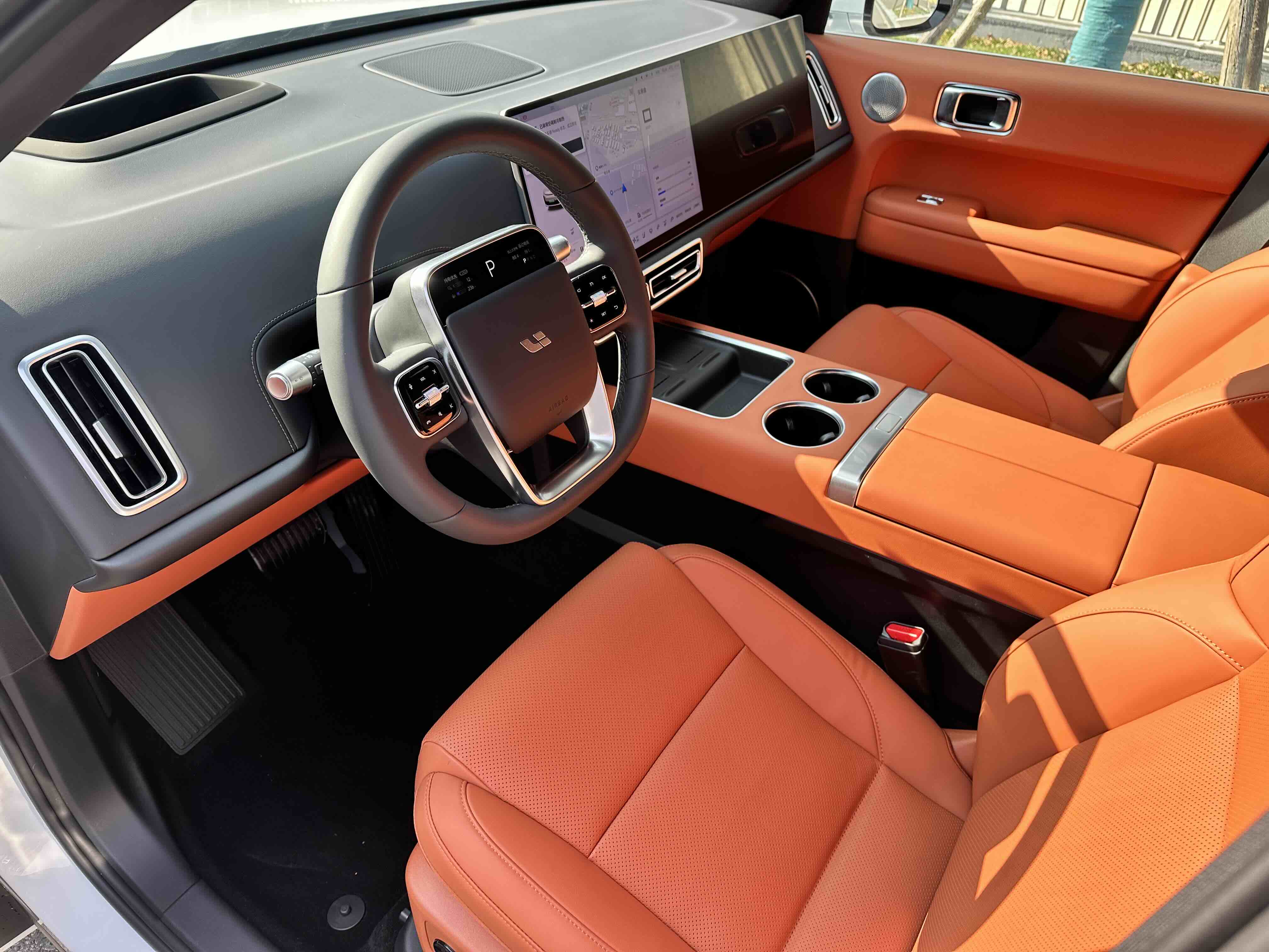 Li L6 2025 image de voiture #8