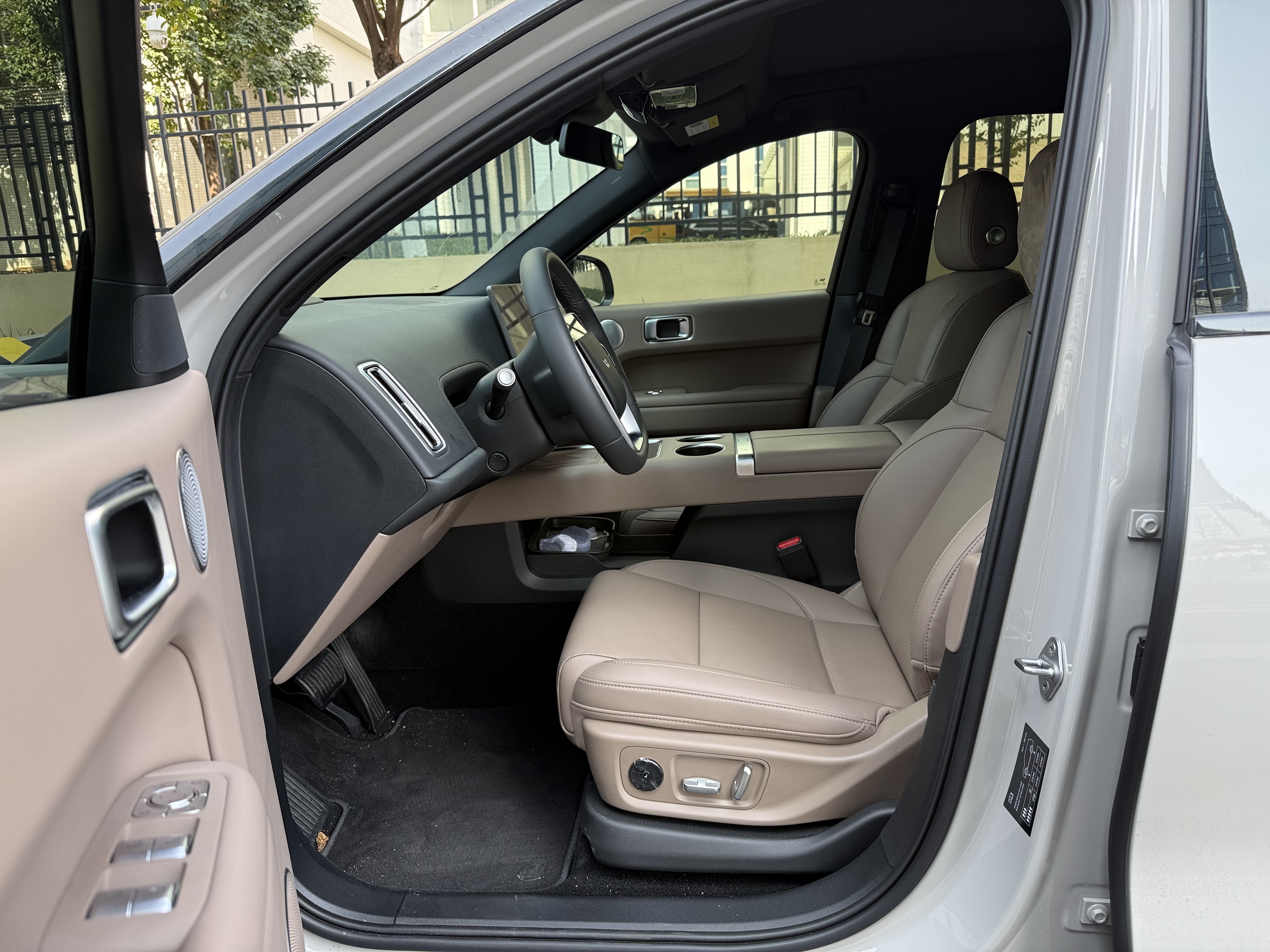 Li L6 2025 صورة سيارة #8