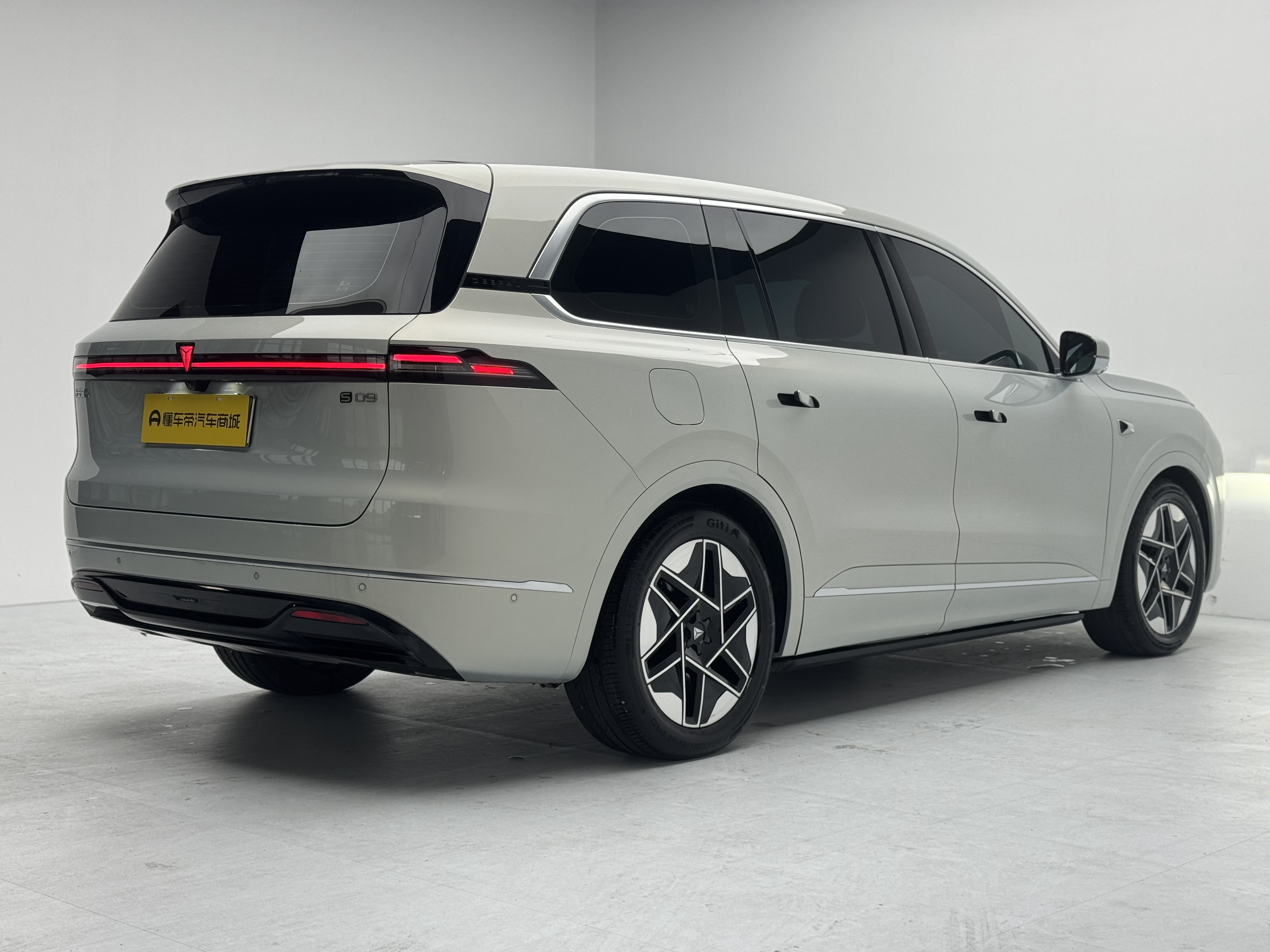 Deepal S09 2025 car image #8