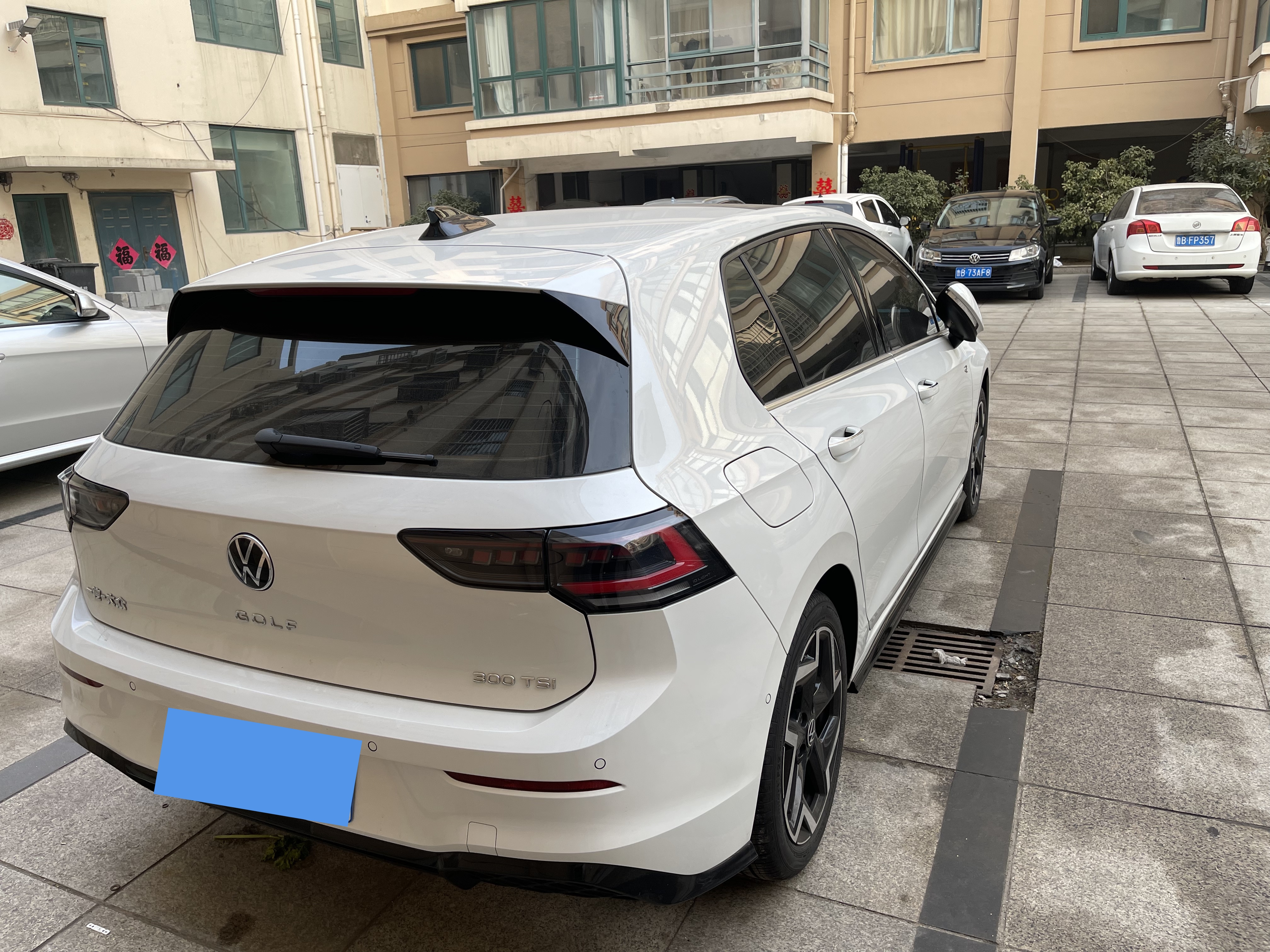 Volkswagen Golf 2025 car image #8